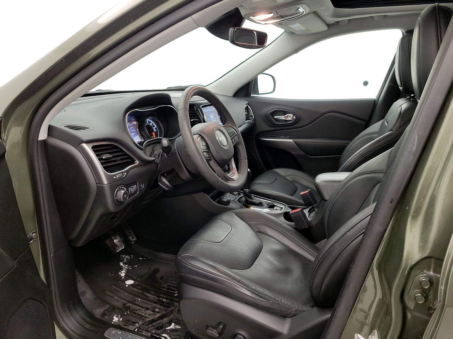 Thumbnail: 2021 Jeep Cherokee - 11