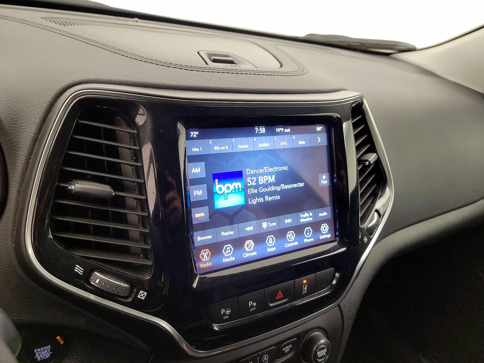 Thumbnail: 2021 Jeep Cherokee - 15