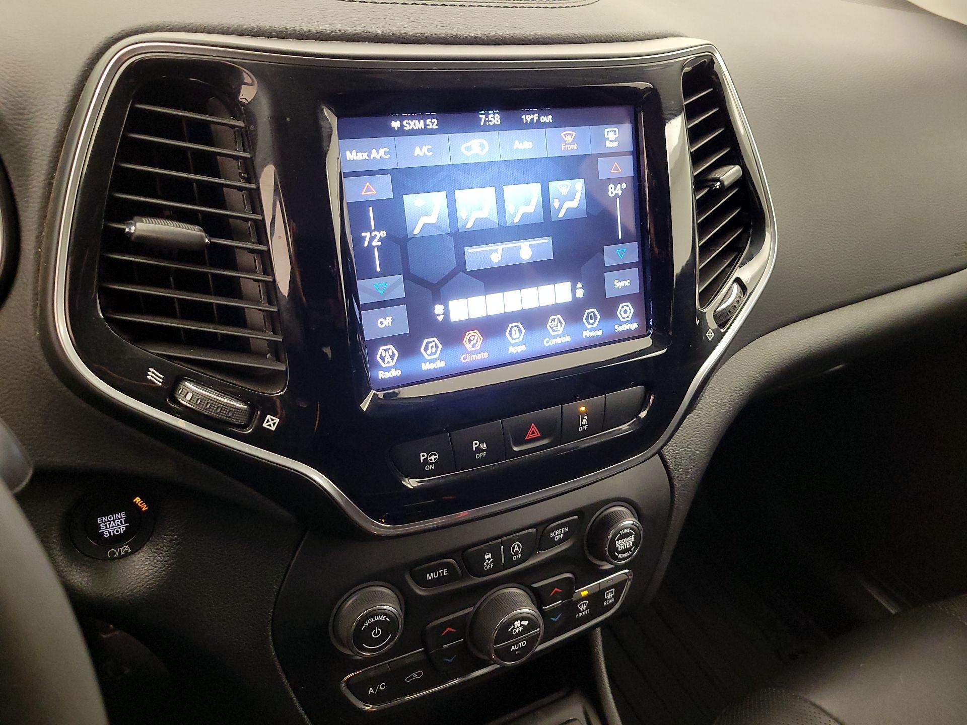 Thumbnail: 2021 Jeep Cherokee - 16