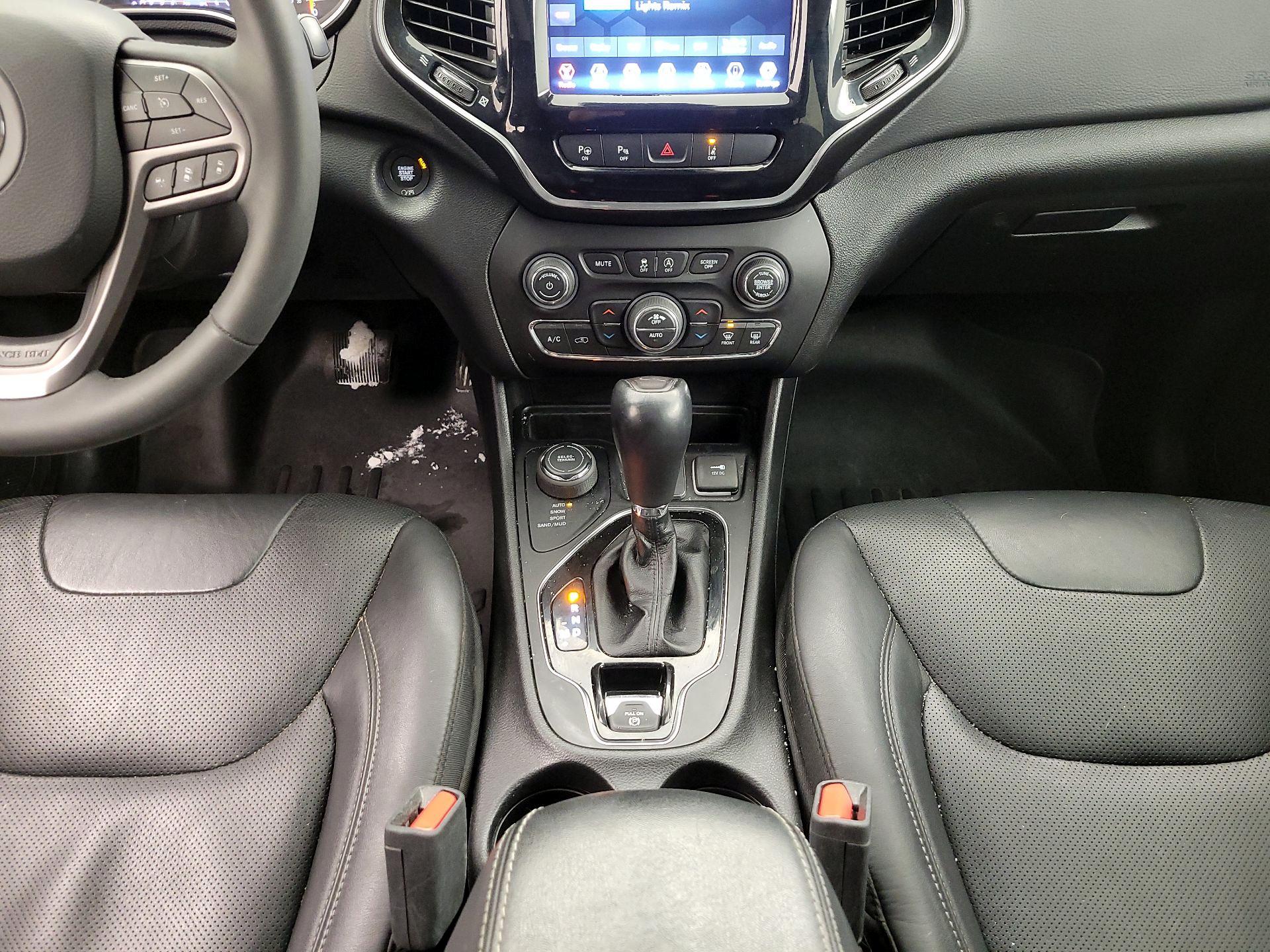 Thumbnail: 2021 Jeep Cherokee - 17