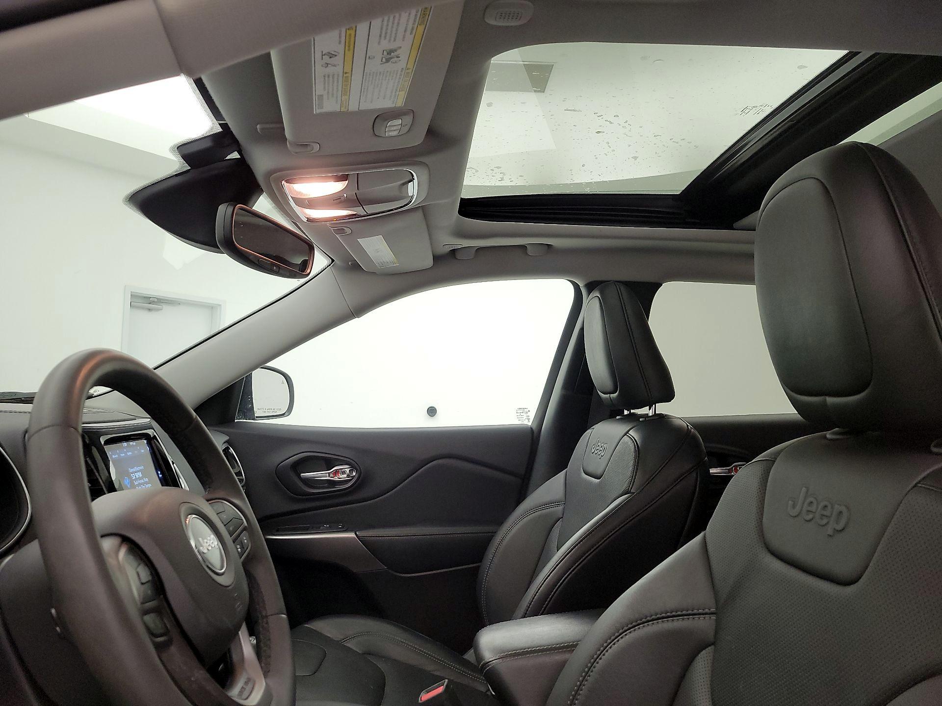 Thumbnail: 2021 Jeep Cherokee - 19