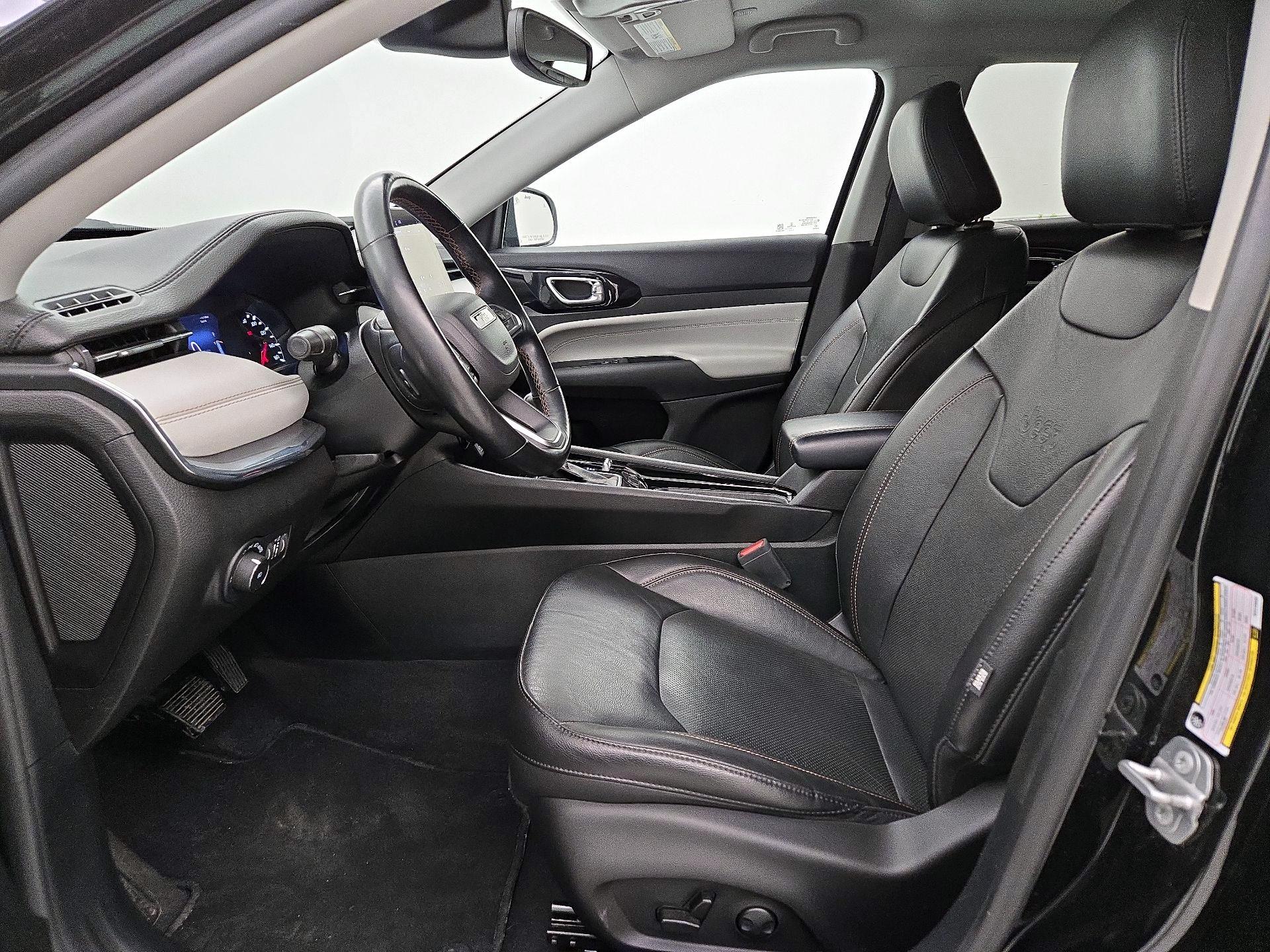 Thumbnail: 2022 Jeep Compass - 11