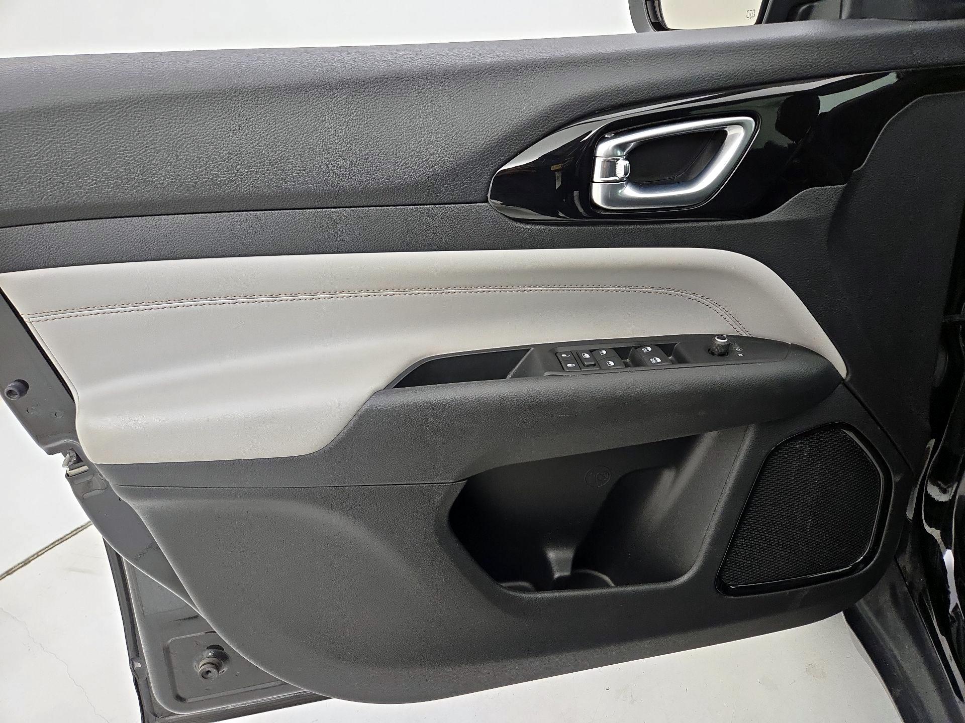 Thumbnail: 2022 Jeep Compass - 12