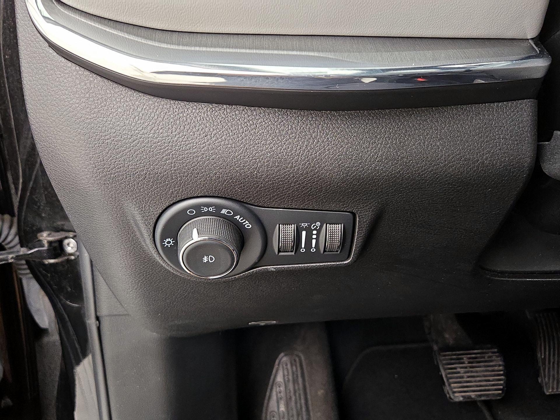 Thumbnail: 2022 Jeep Compass - 13