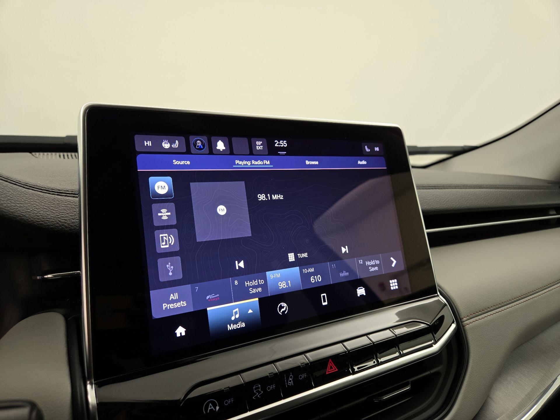 Thumbnail: 2022 Jeep Compass - 15