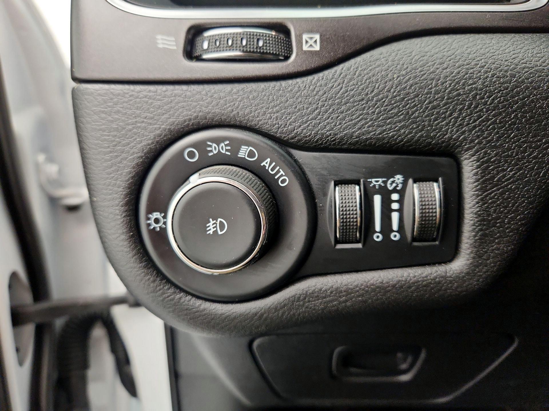 Thumbnail: 2022 Jeep Cherokee - 13