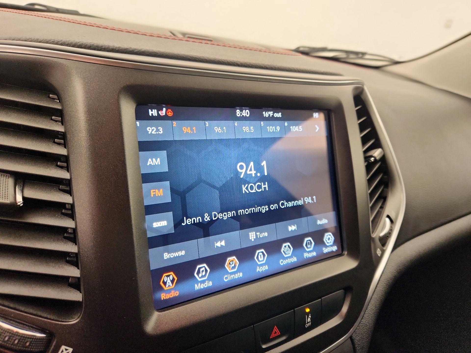 Thumbnail: 2022 Jeep Cherokee - 15