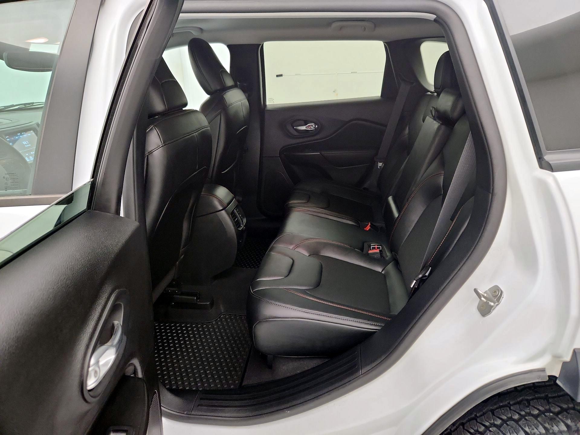 Thumbnail: 2022 Jeep Cherokee - 19