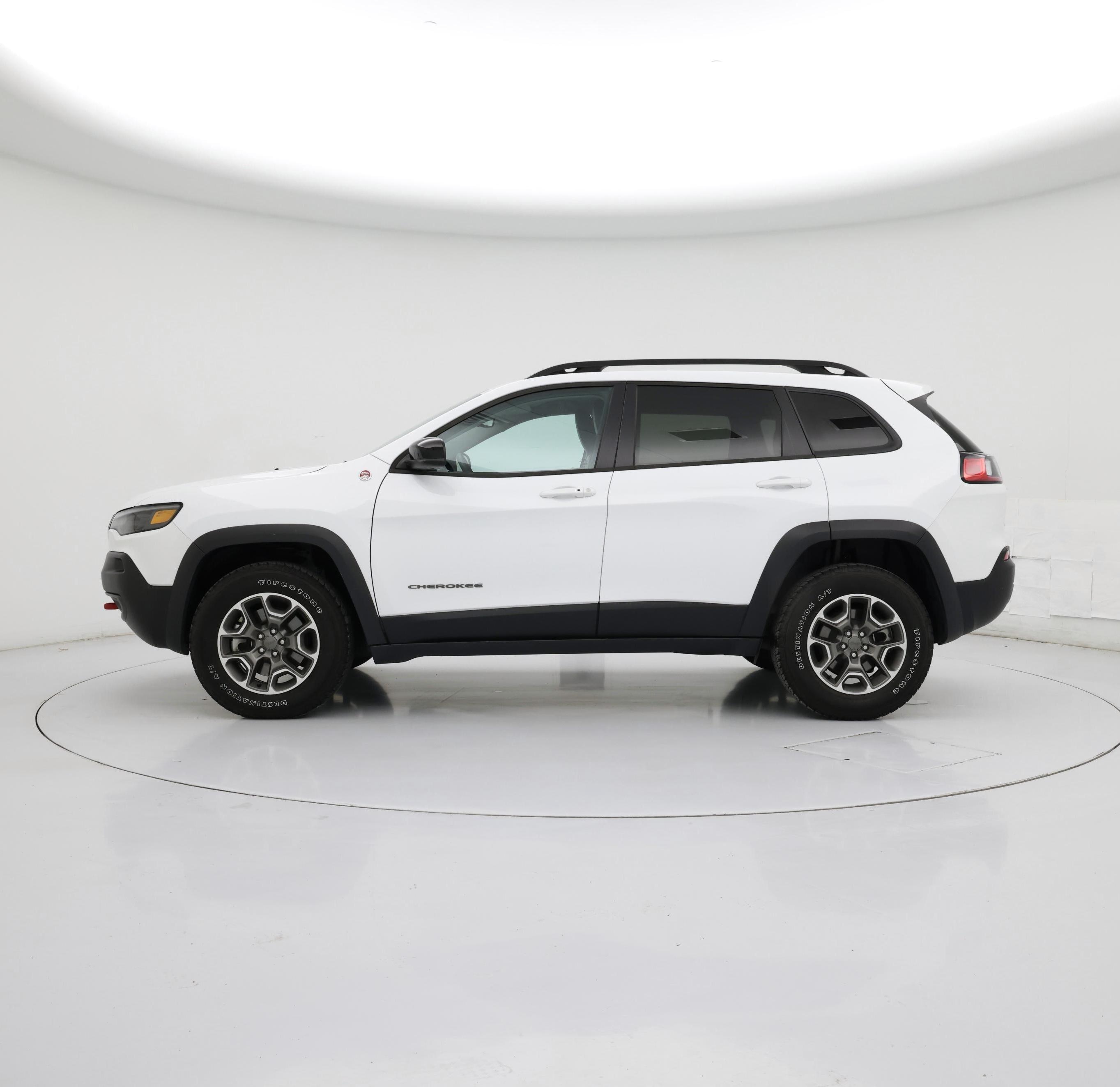 Thumbnail: 2022 Jeep Cherokee - 3