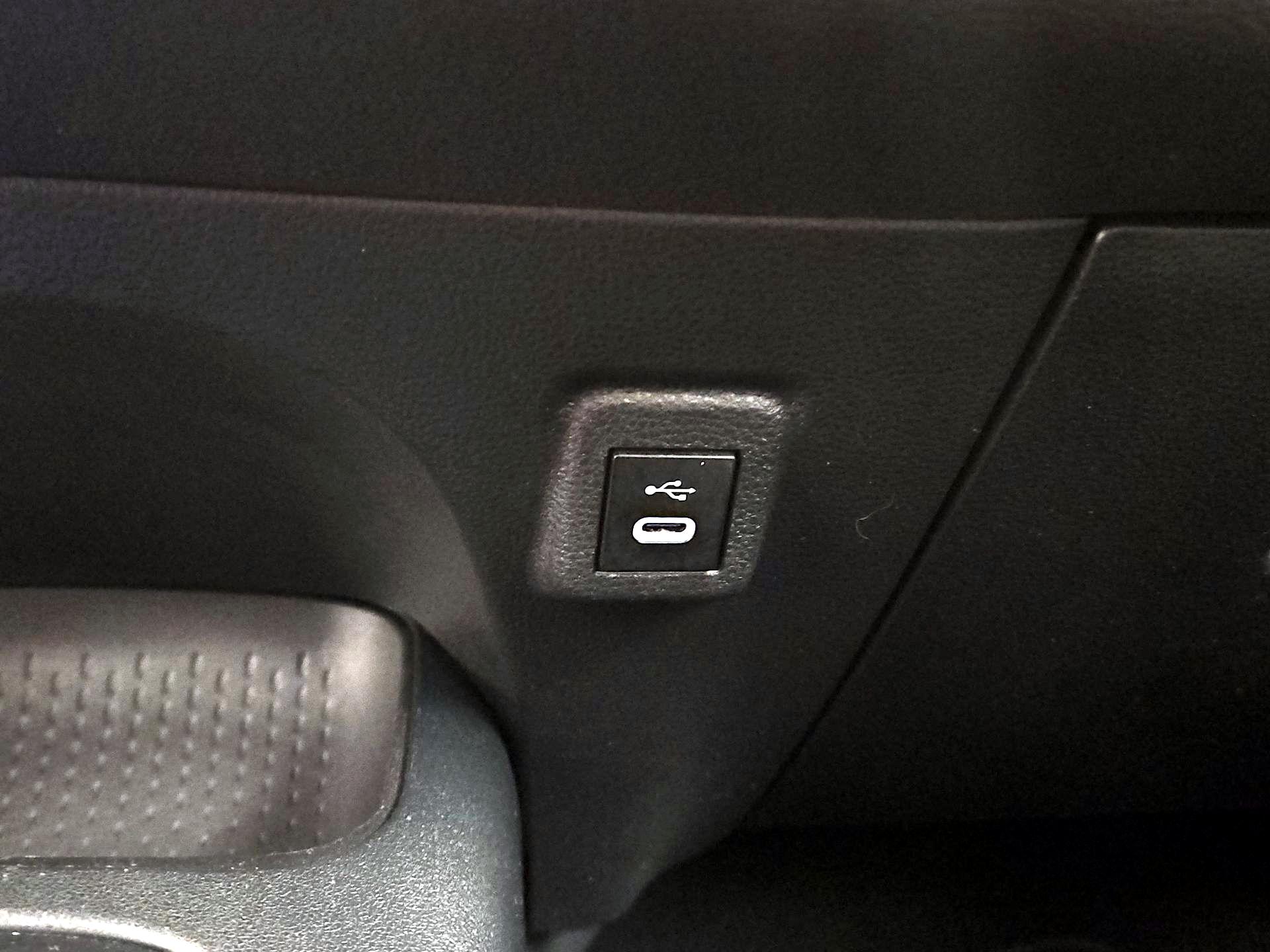 Thumbnail: 2023 Toyota Corolla - 18