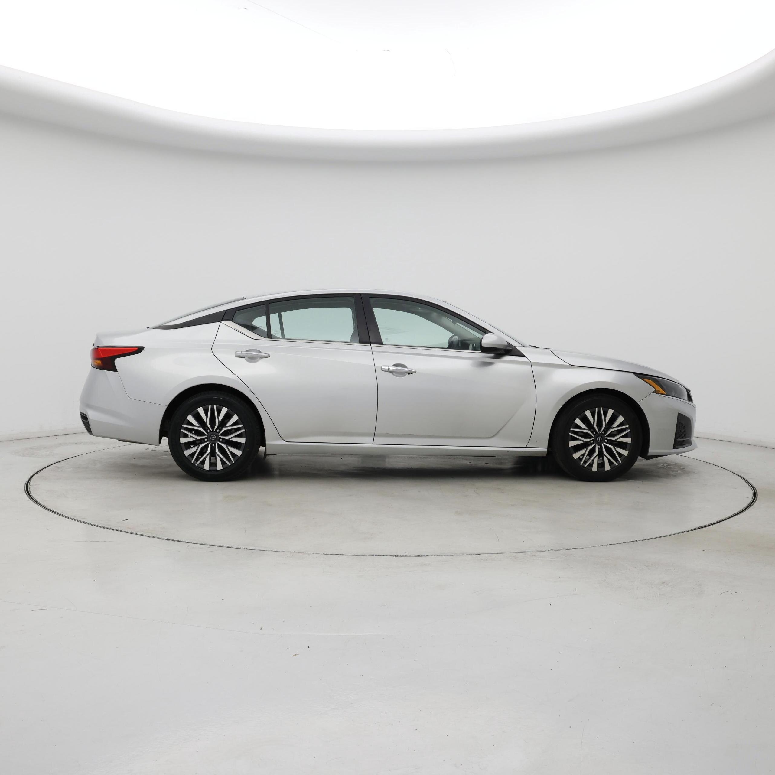 Thumbnail: 2023 Nissan Altima - 7