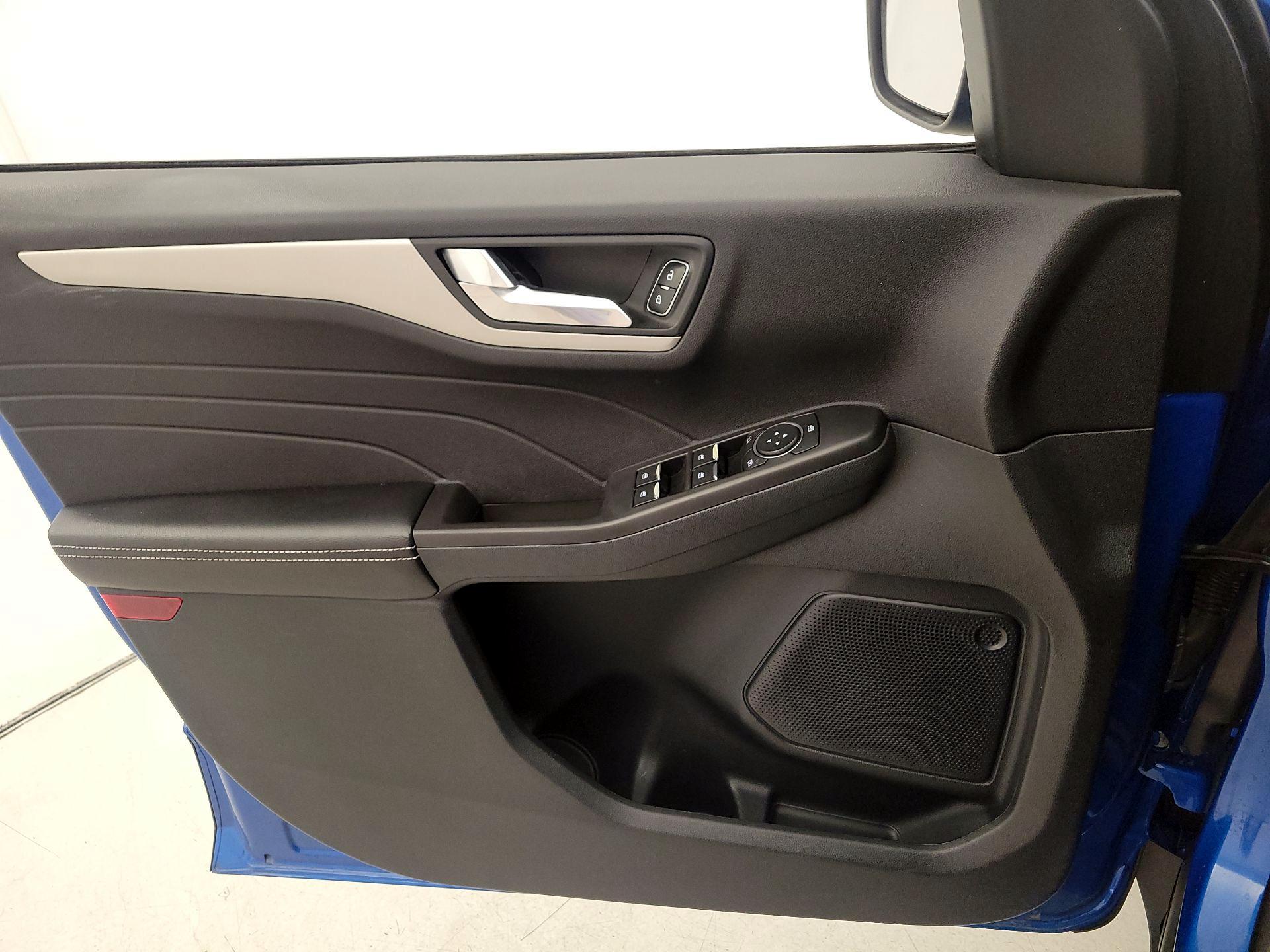 Thumbnail: 2021 Ford Escape - 12