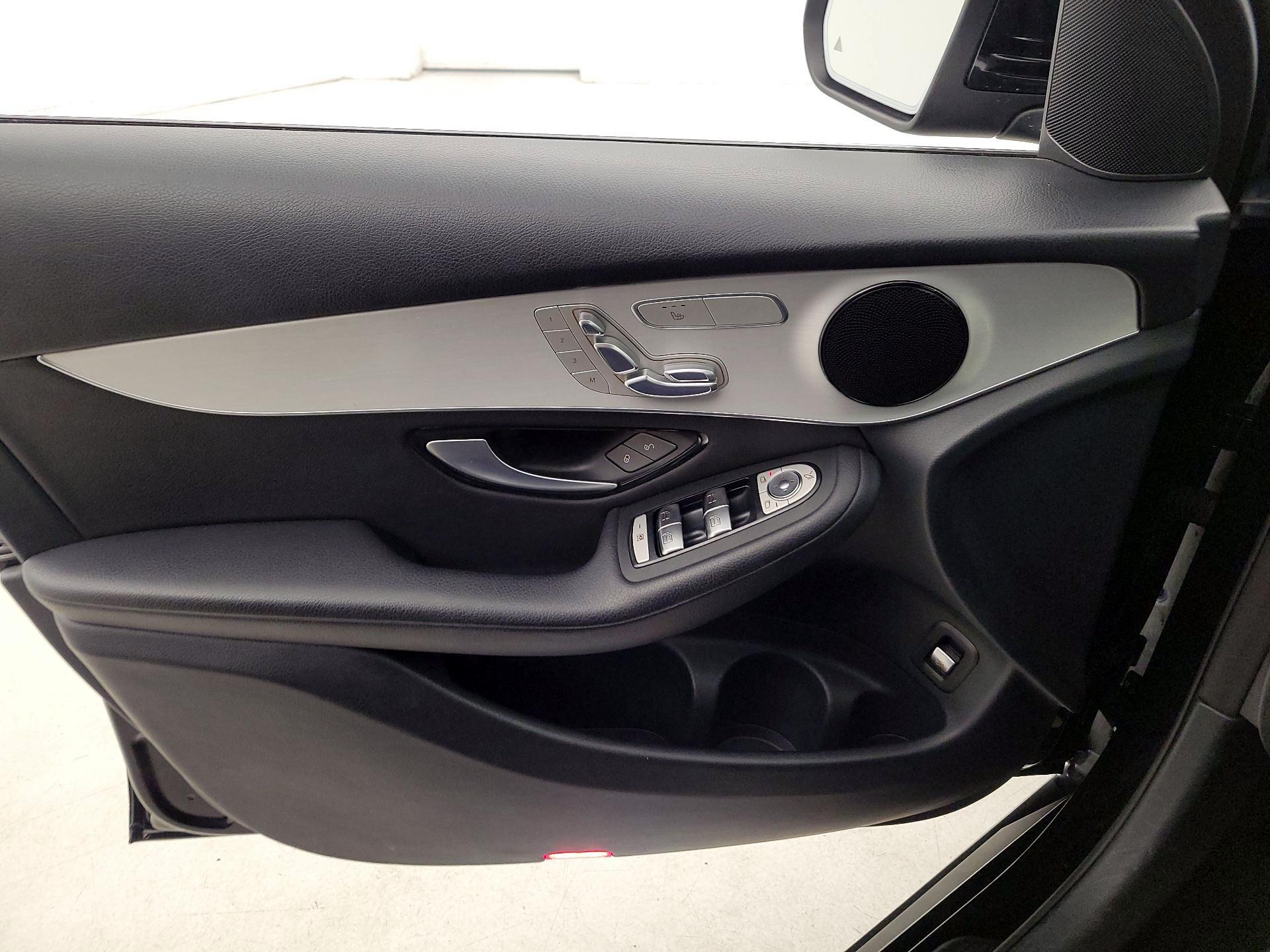 Thumbnail: 2022 Mercedes-Benz GLC - 12