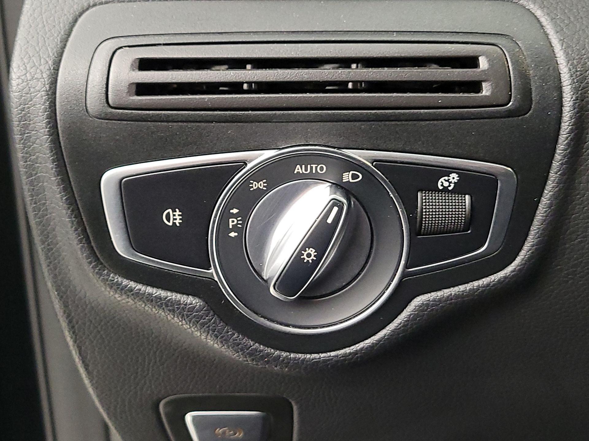 Thumbnail: 2022 Mercedes-Benz GLC - 13