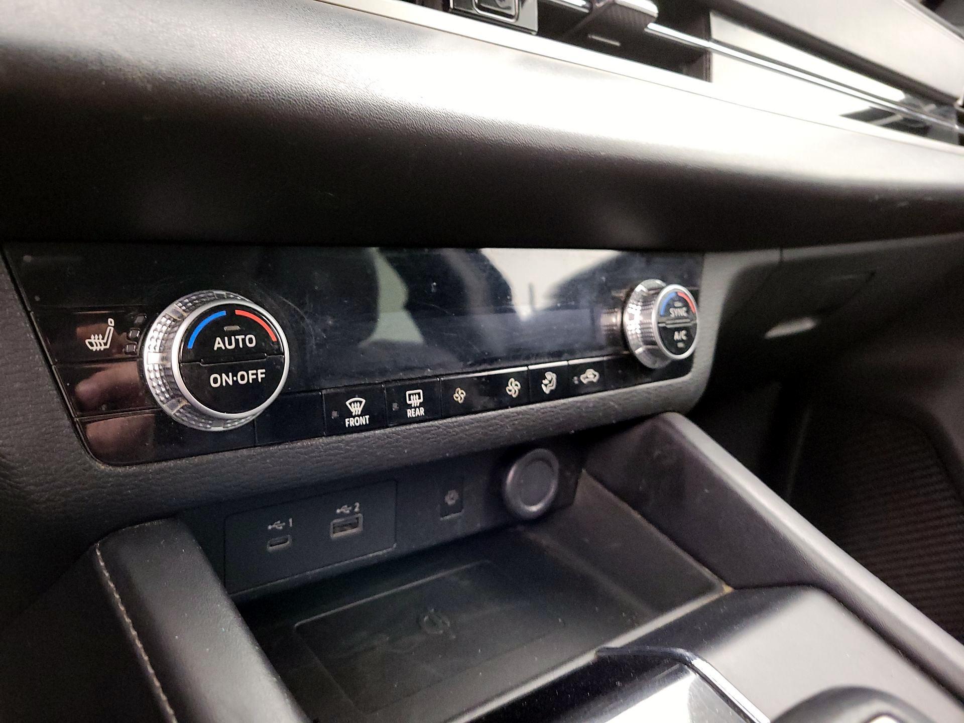 Thumbnail: 2022 Mitsubishi Outlander - 16