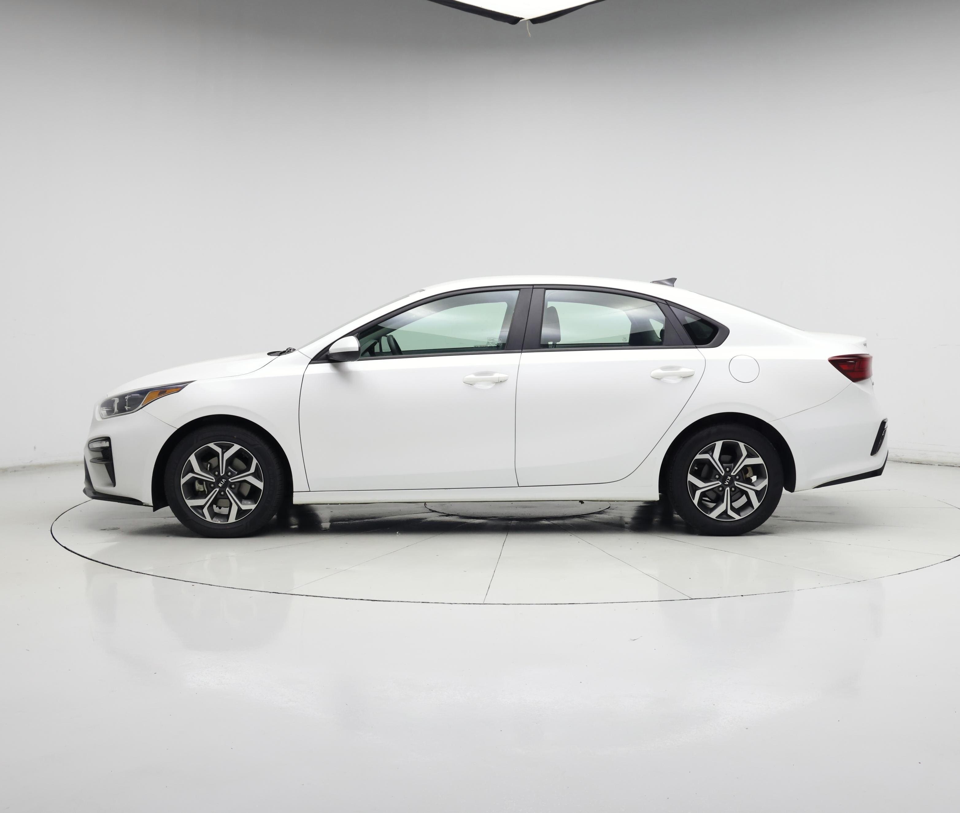 Thumbnail: 2021 Kia Forte - 3