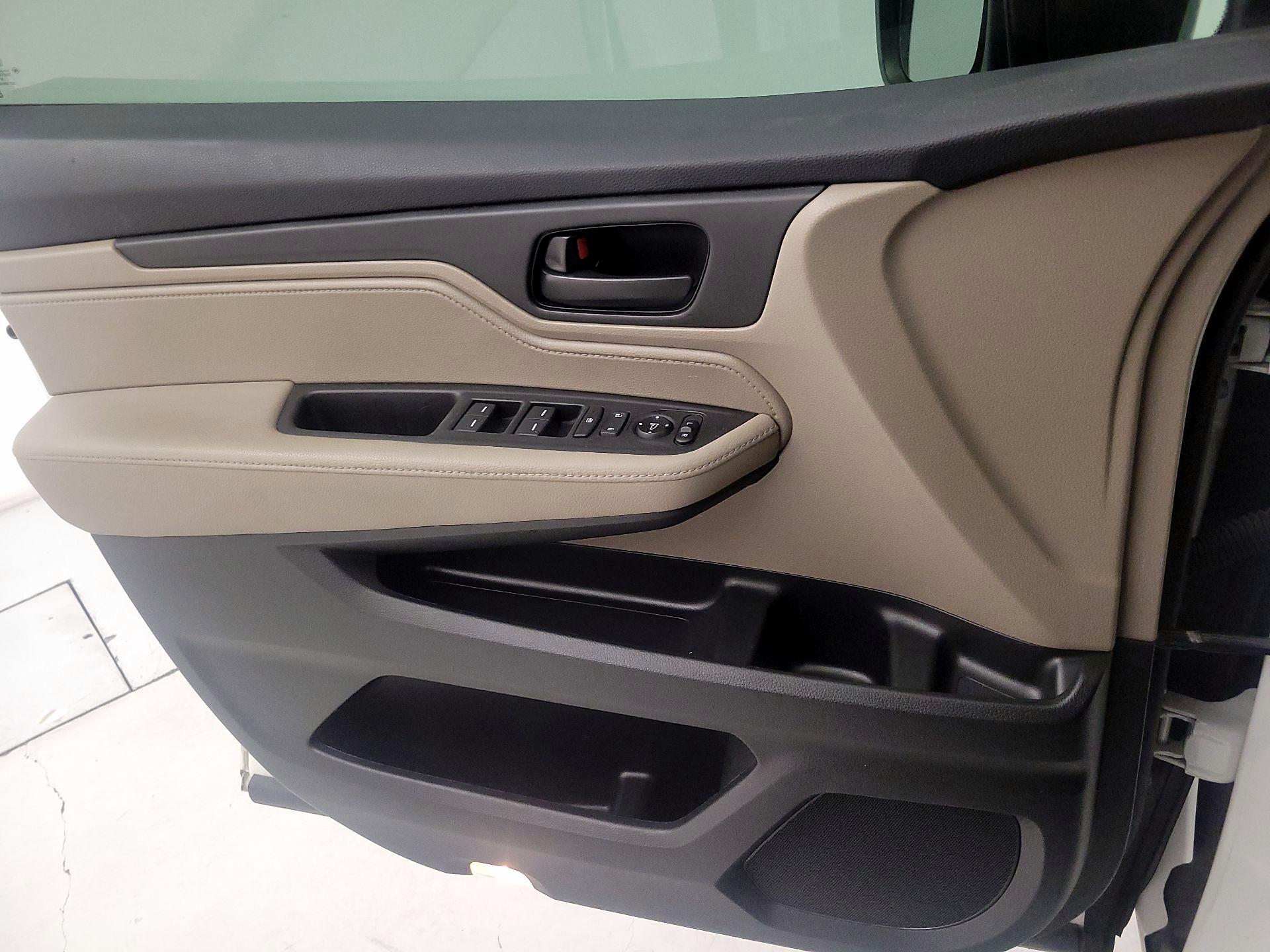 Thumbnail: 2020 Honda Odyssey - 12