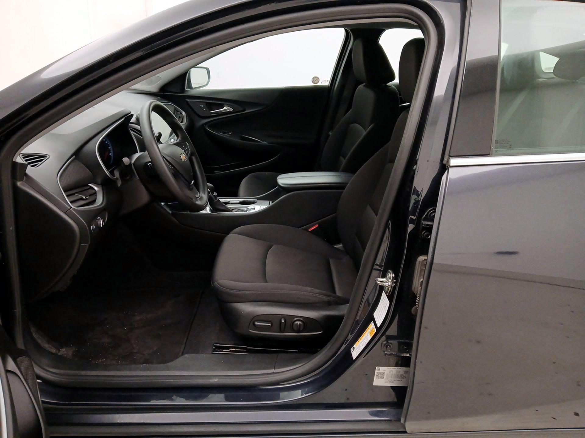 Thumbnail: 2023 Chevrolet Malibu - 11