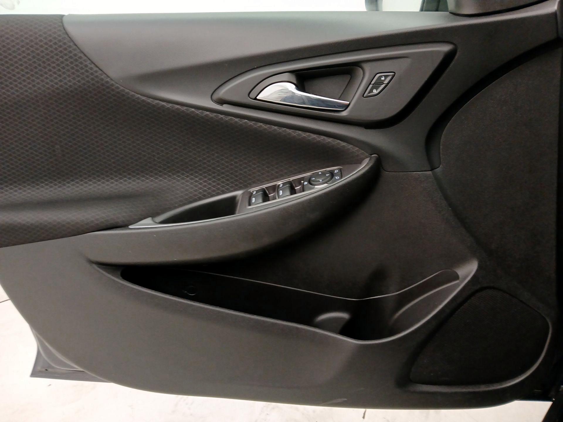 Thumbnail: 2023 Chevrolet Malibu - 12