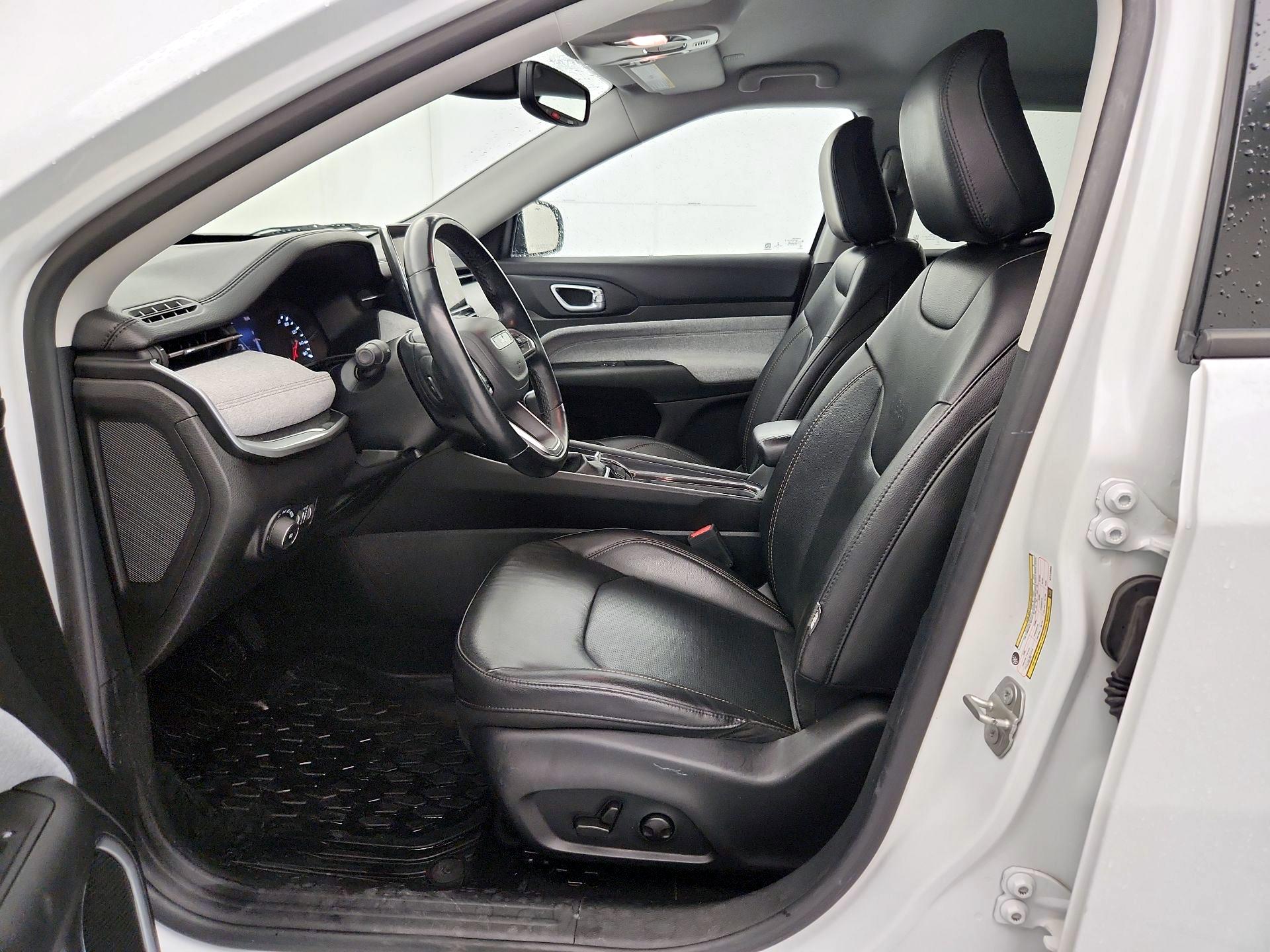 Thumbnail: 2022 Jeep Compass - 11