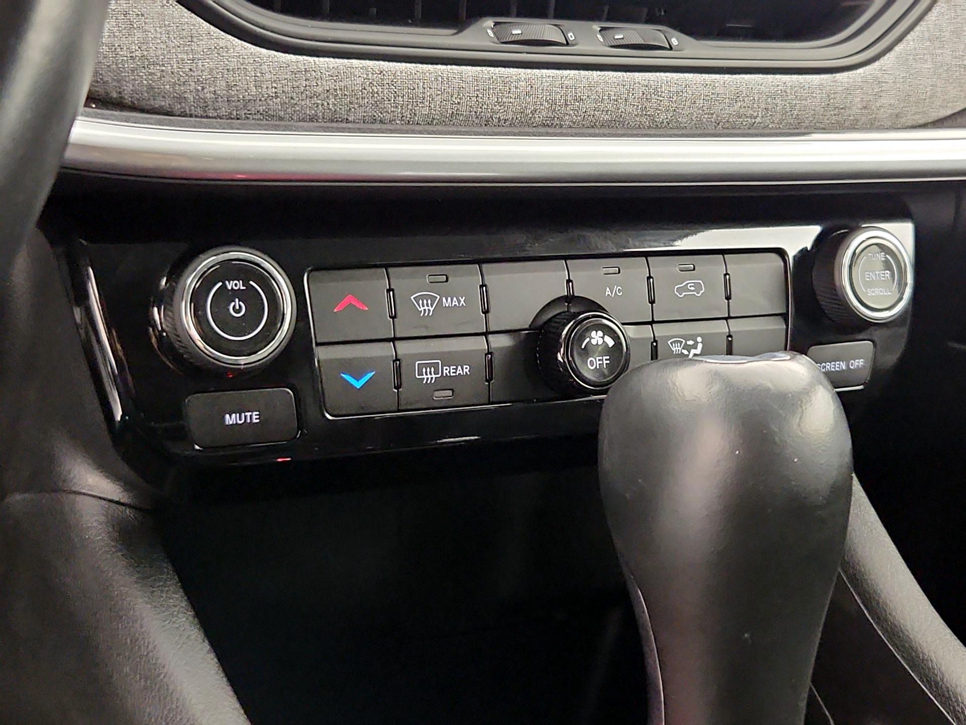 Thumbnail: 2022 Jeep Compass - 16