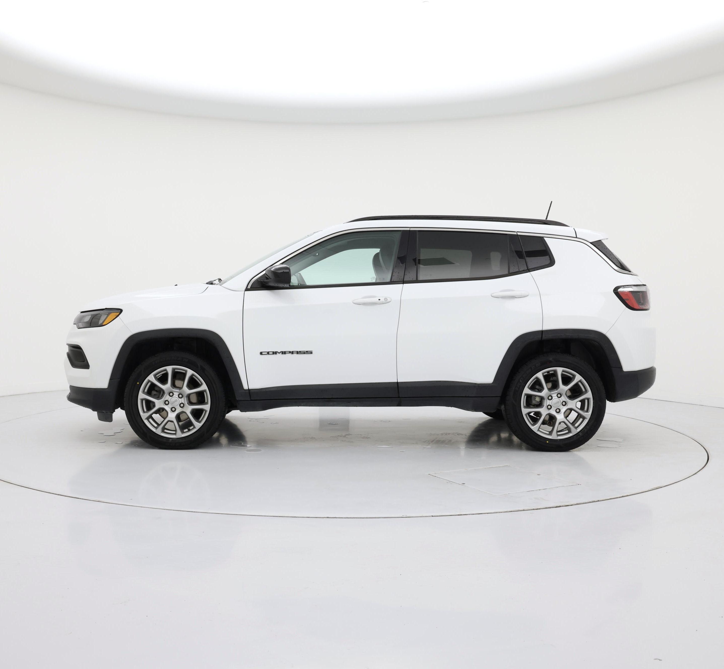 Thumbnail: 2022 Jeep Compass - 3
