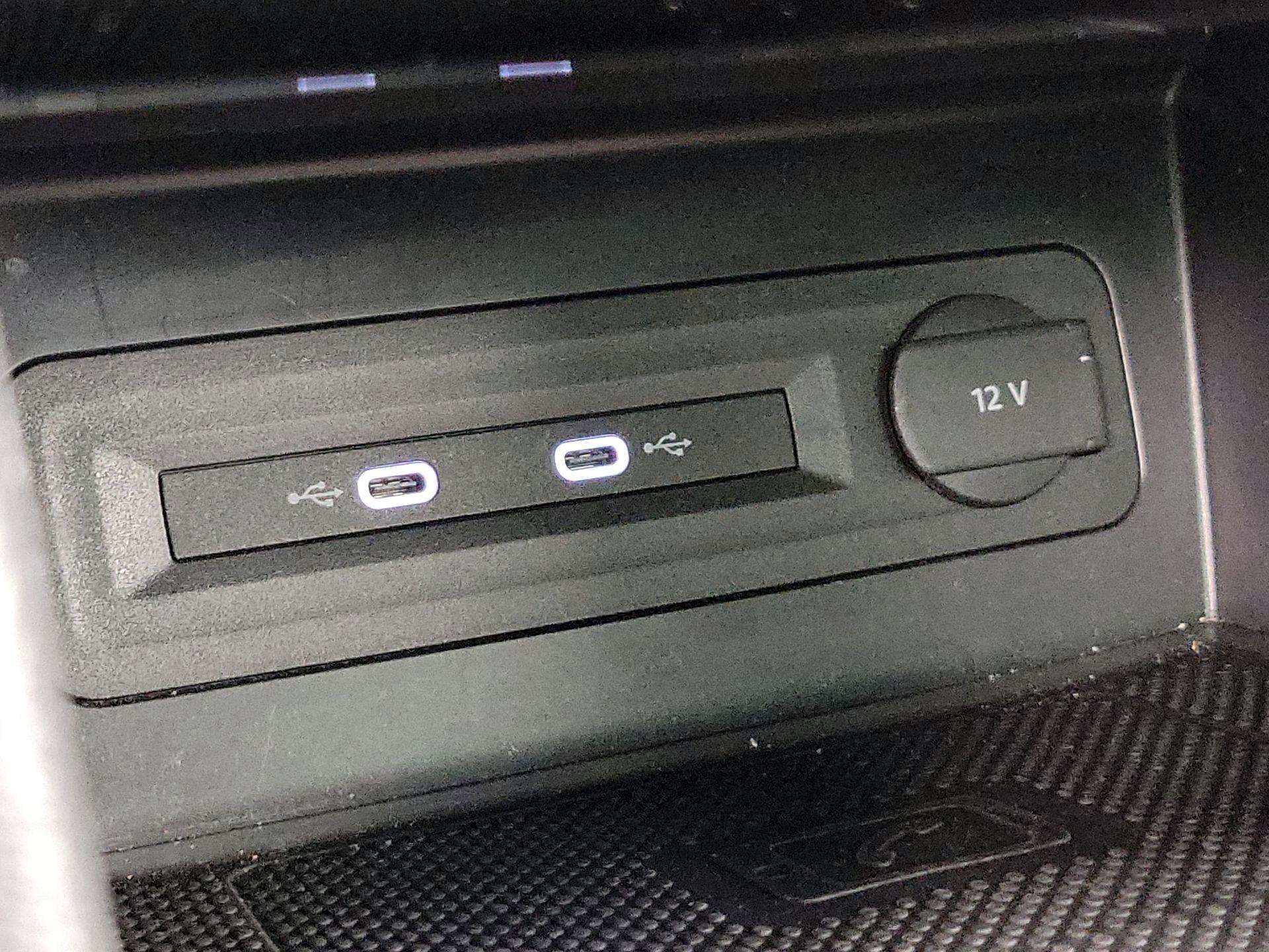 Thumbnail: 2023 Volkswagen Atlas - 18