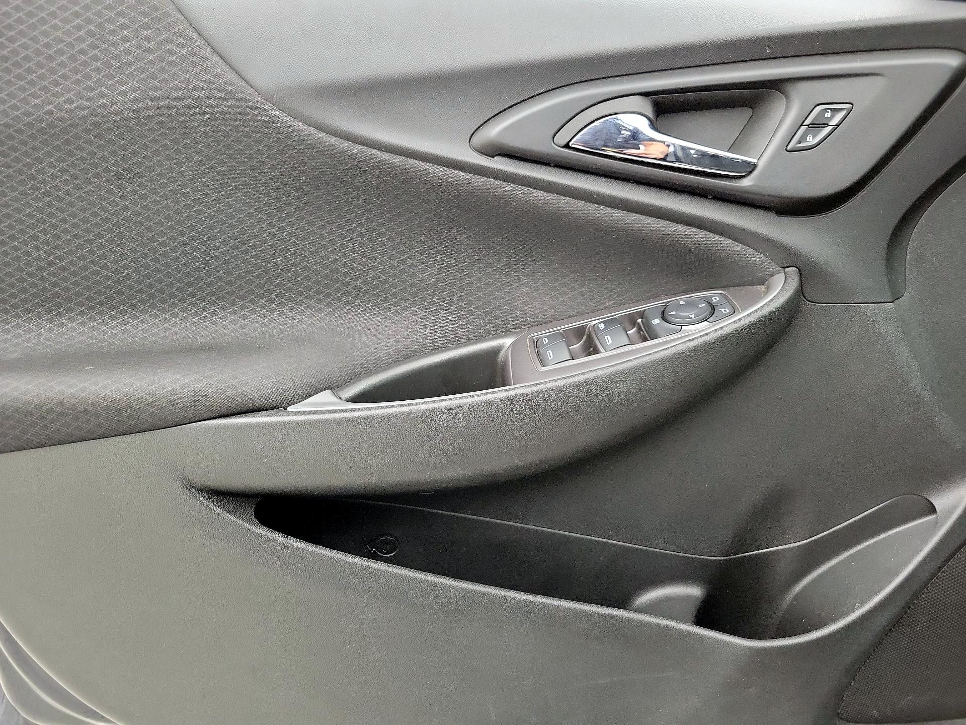 Thumbnail: 2023 Chevrolet Malibu - 12