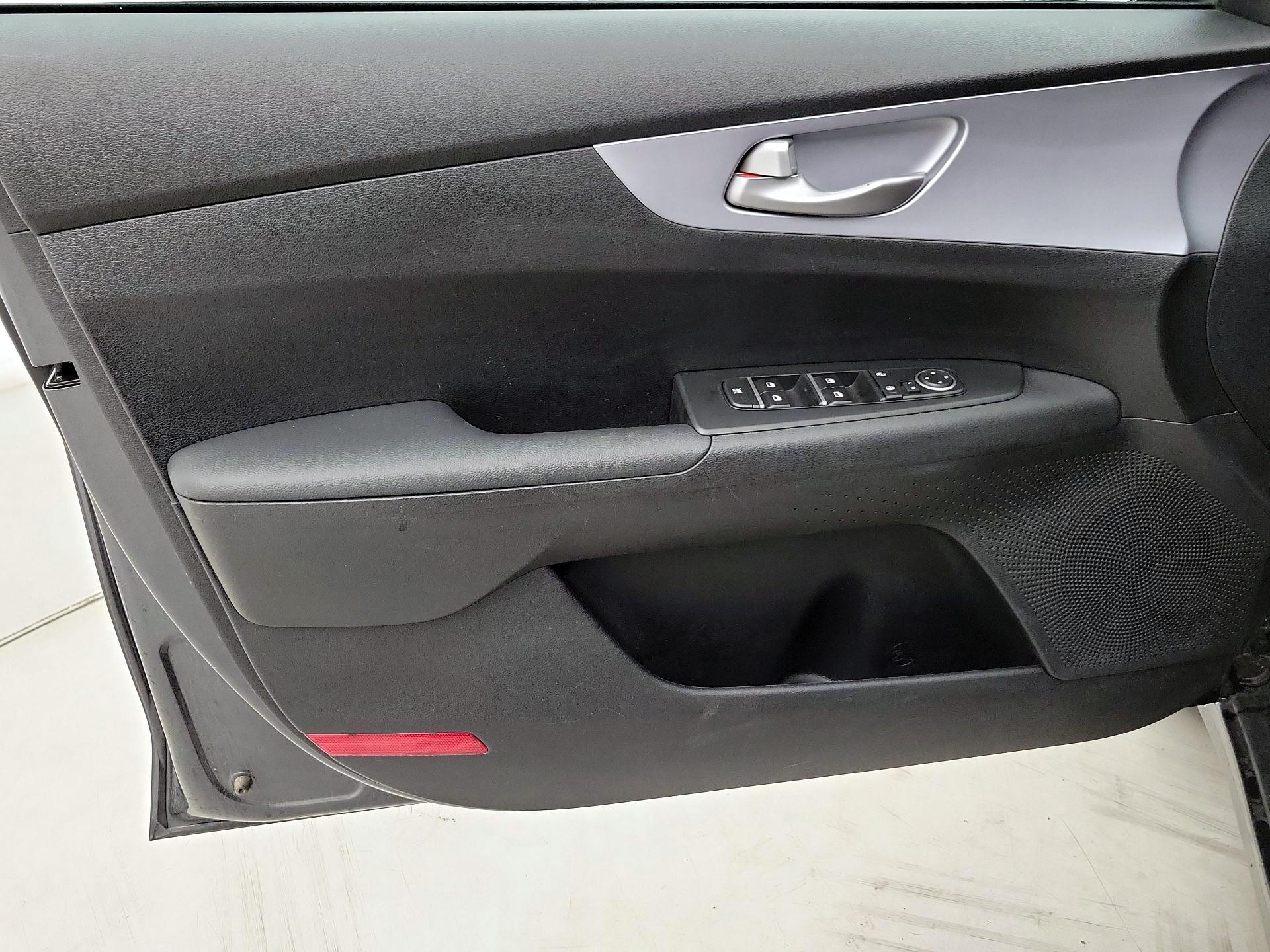 Thumbnail: 2024 Kia Forte - 12