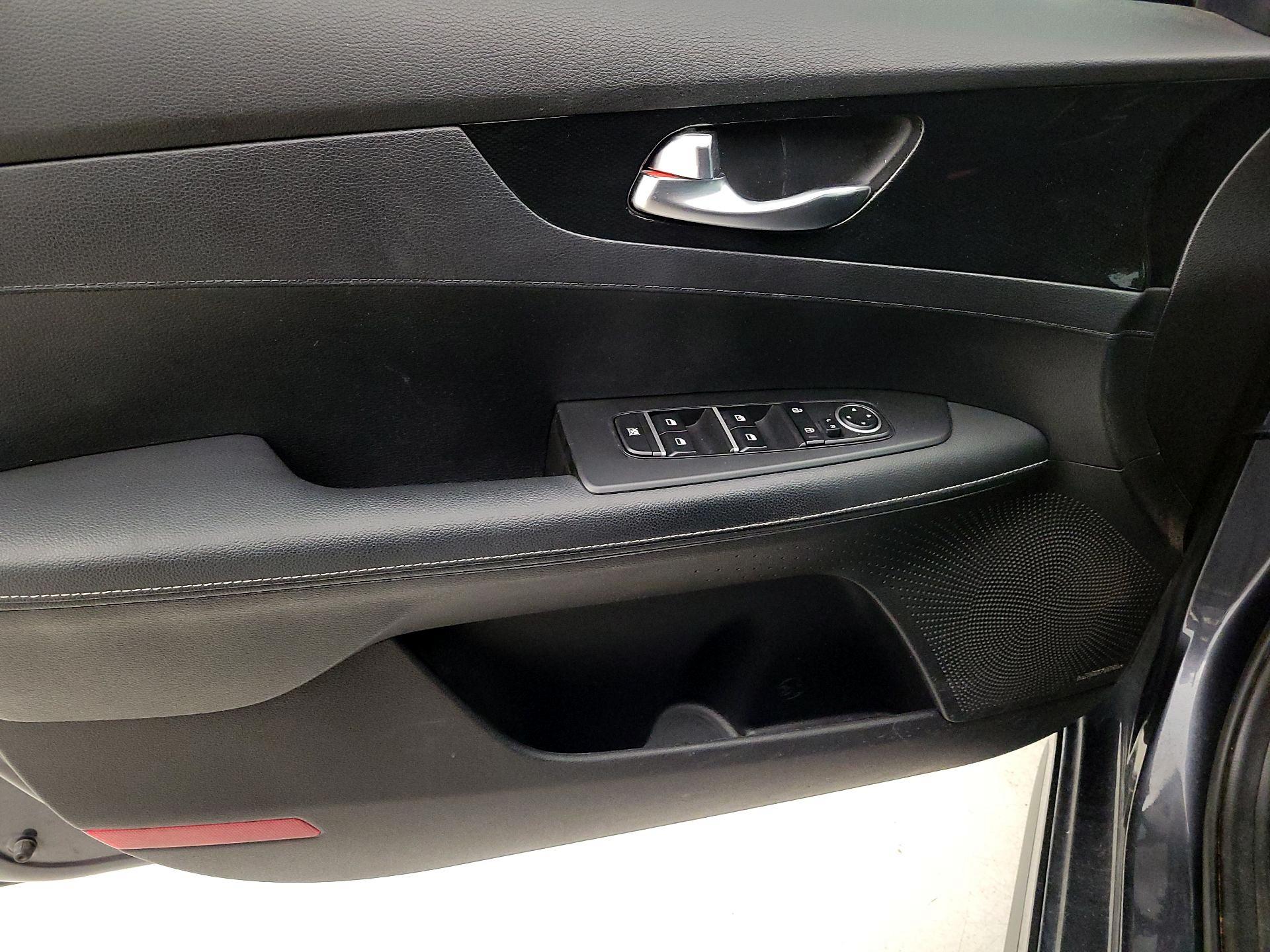 Thumbnail: 2023 Kia Forte - 12