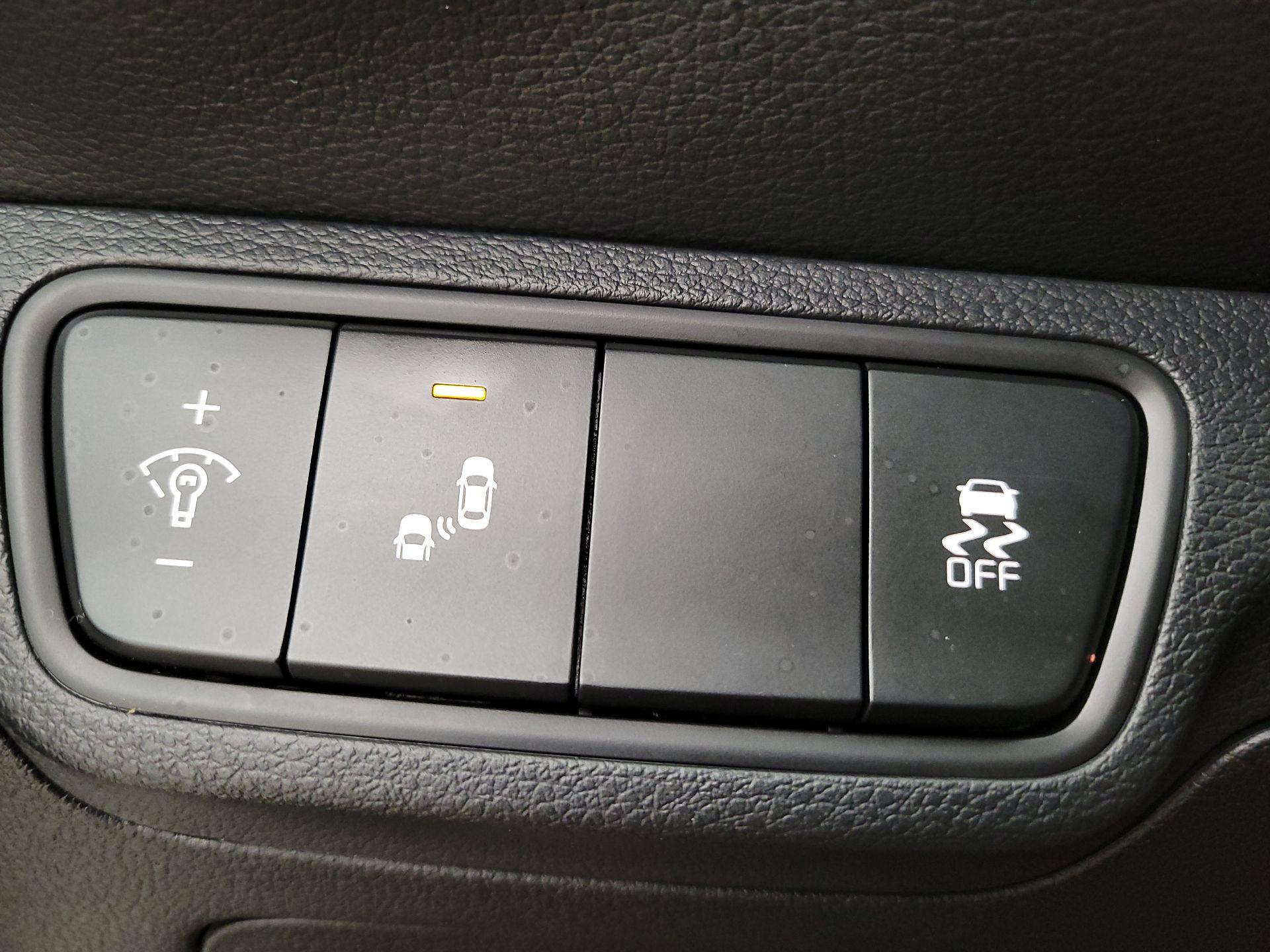 Thumbnail: 2023 Kia Forte - 13