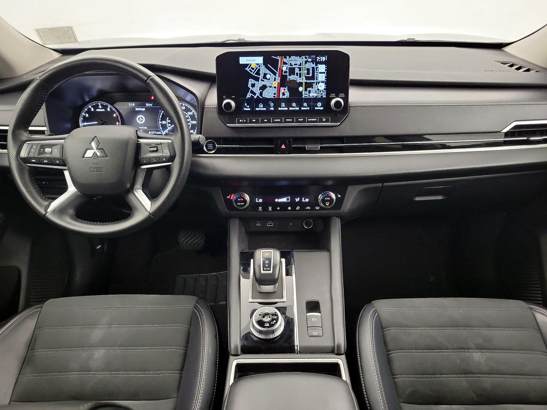 Thumbnail: 2024 Mitsubishi Outlander - 9