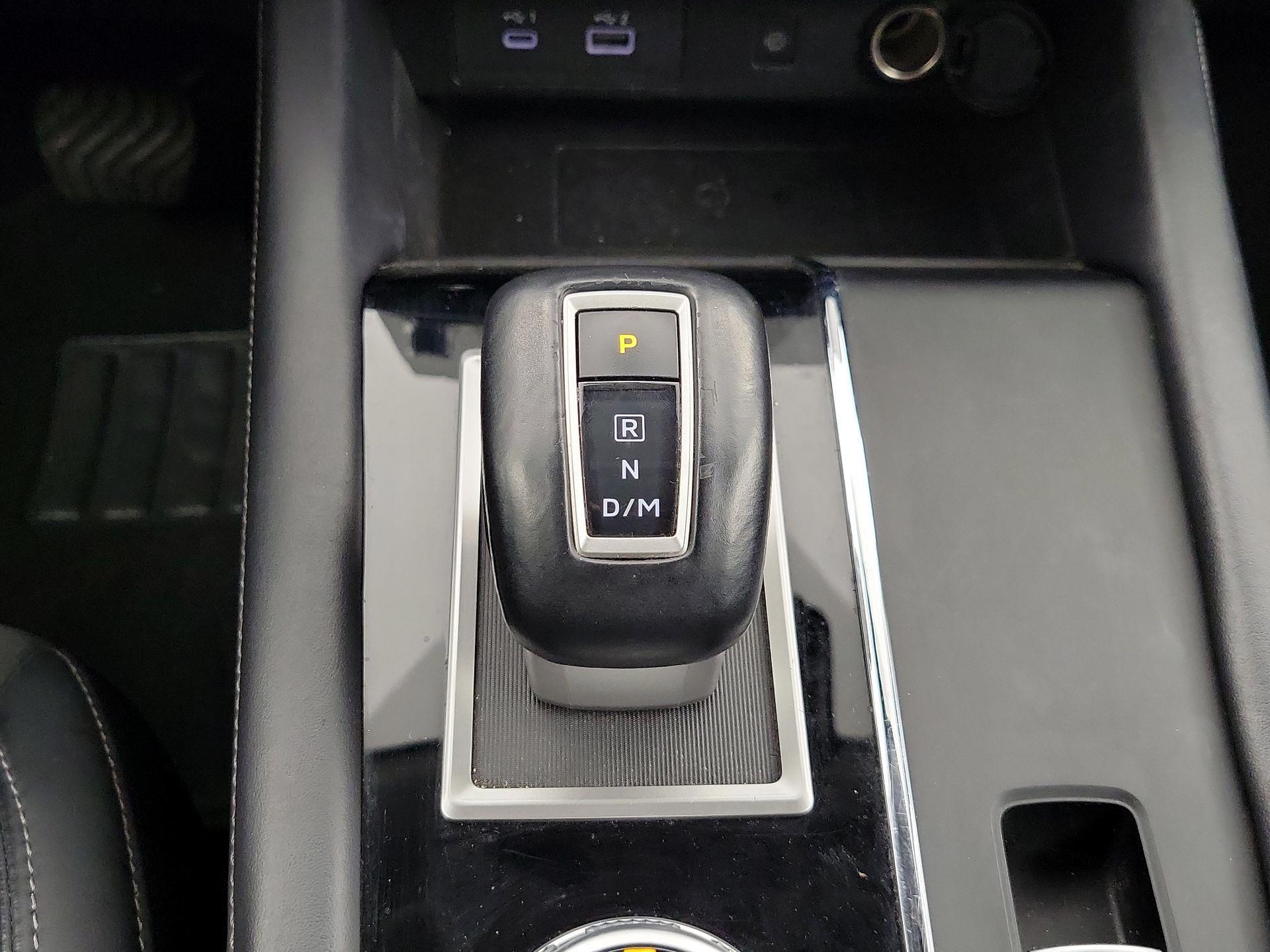 Thumbnail: 2024 Mitsubishi Outlander - 18