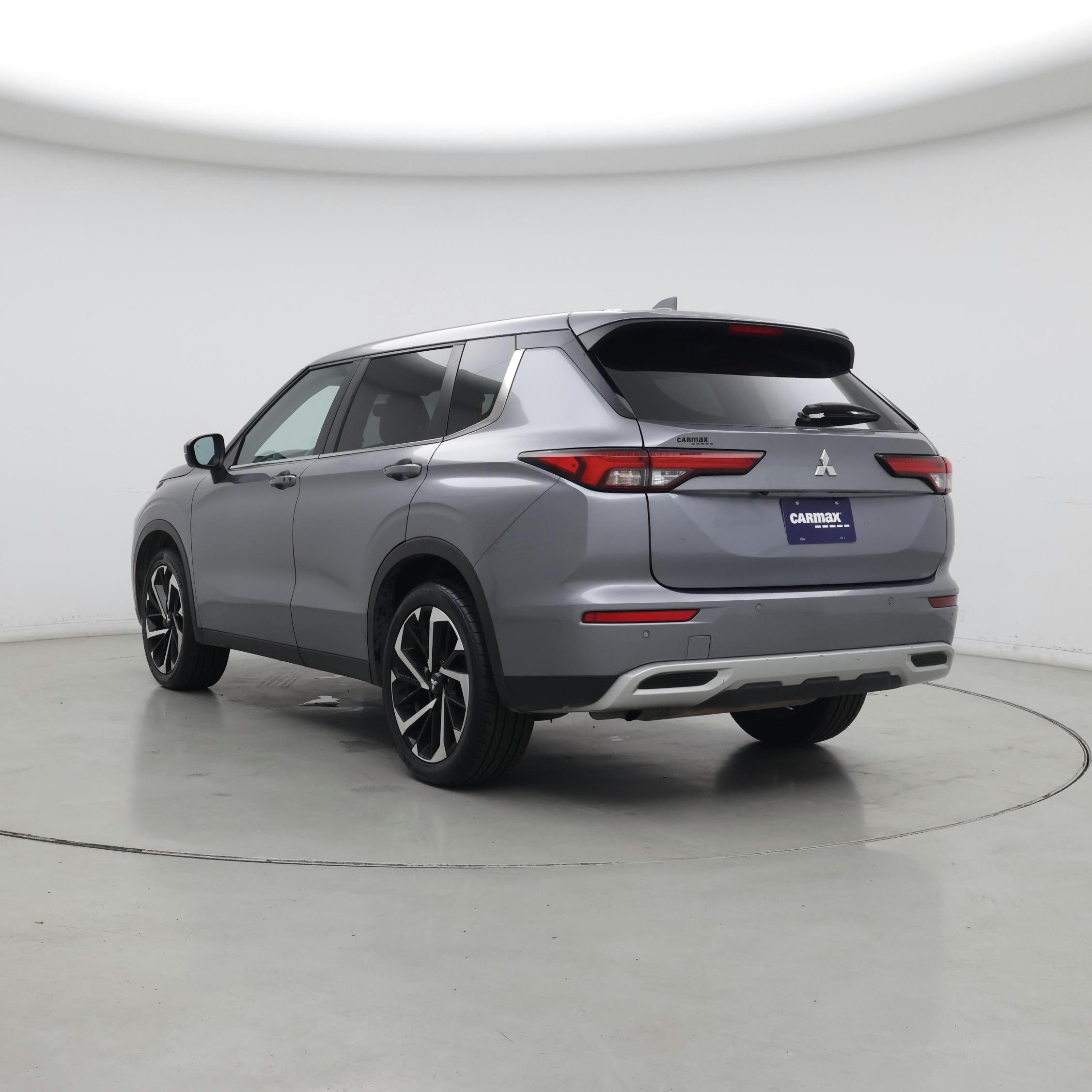 Thumbnail: 2024 Mitsubishi Outlander - 2