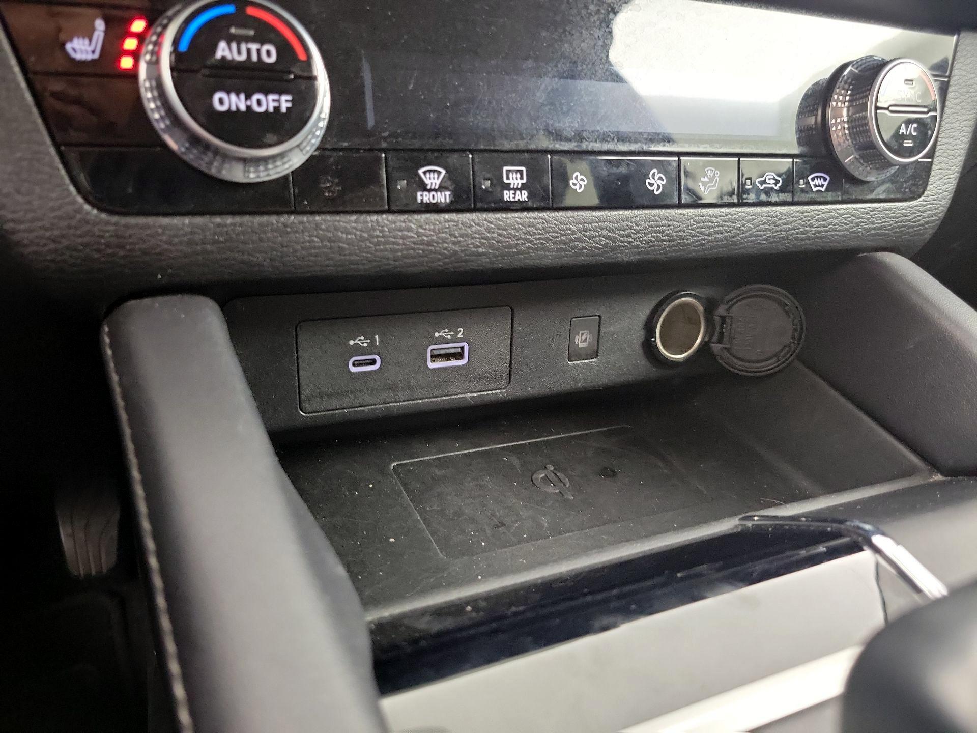 Thumbnail: 2024 Mitsubishi Outlander - 19