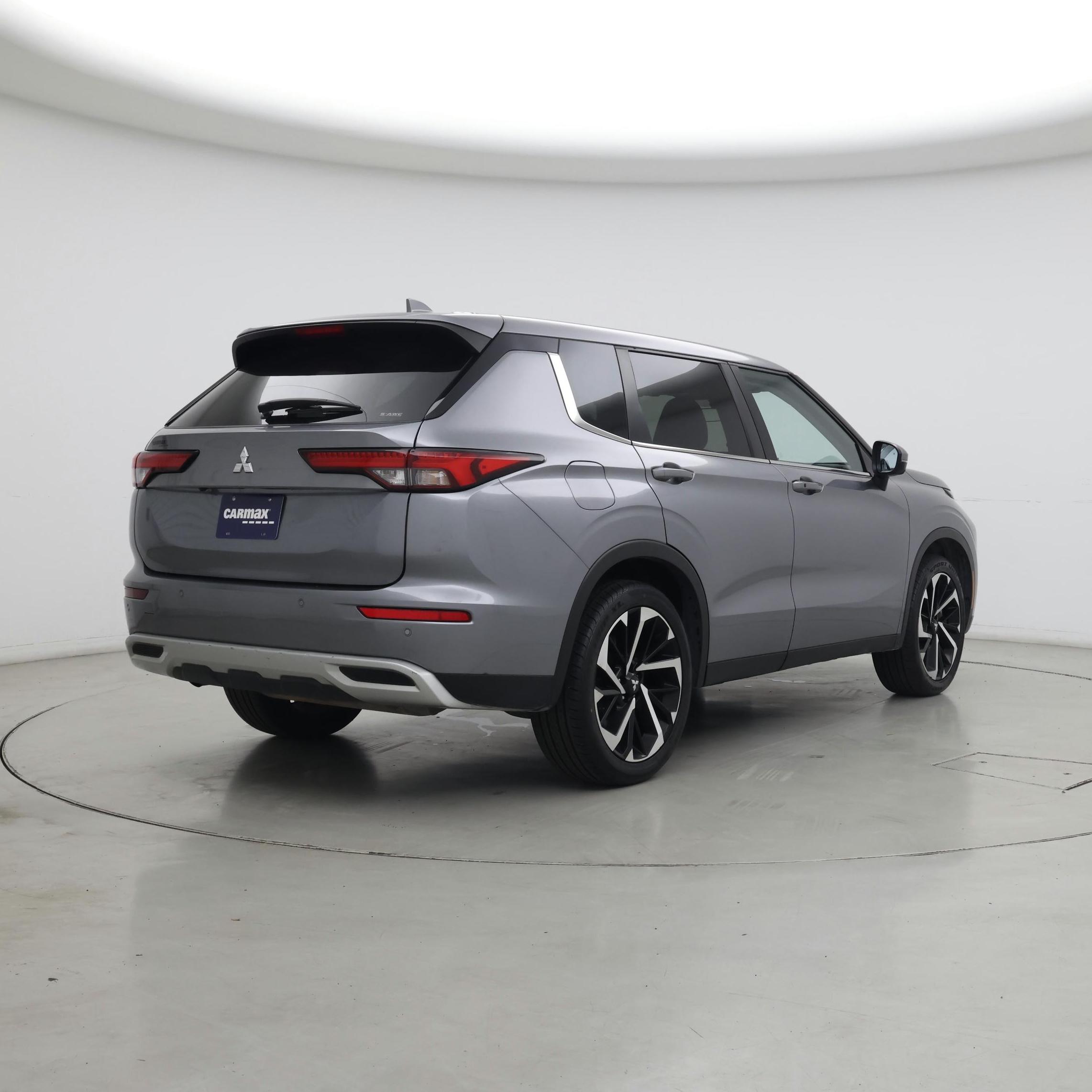 Thumbnail: 2024 Mitsubishi Outlander - 8