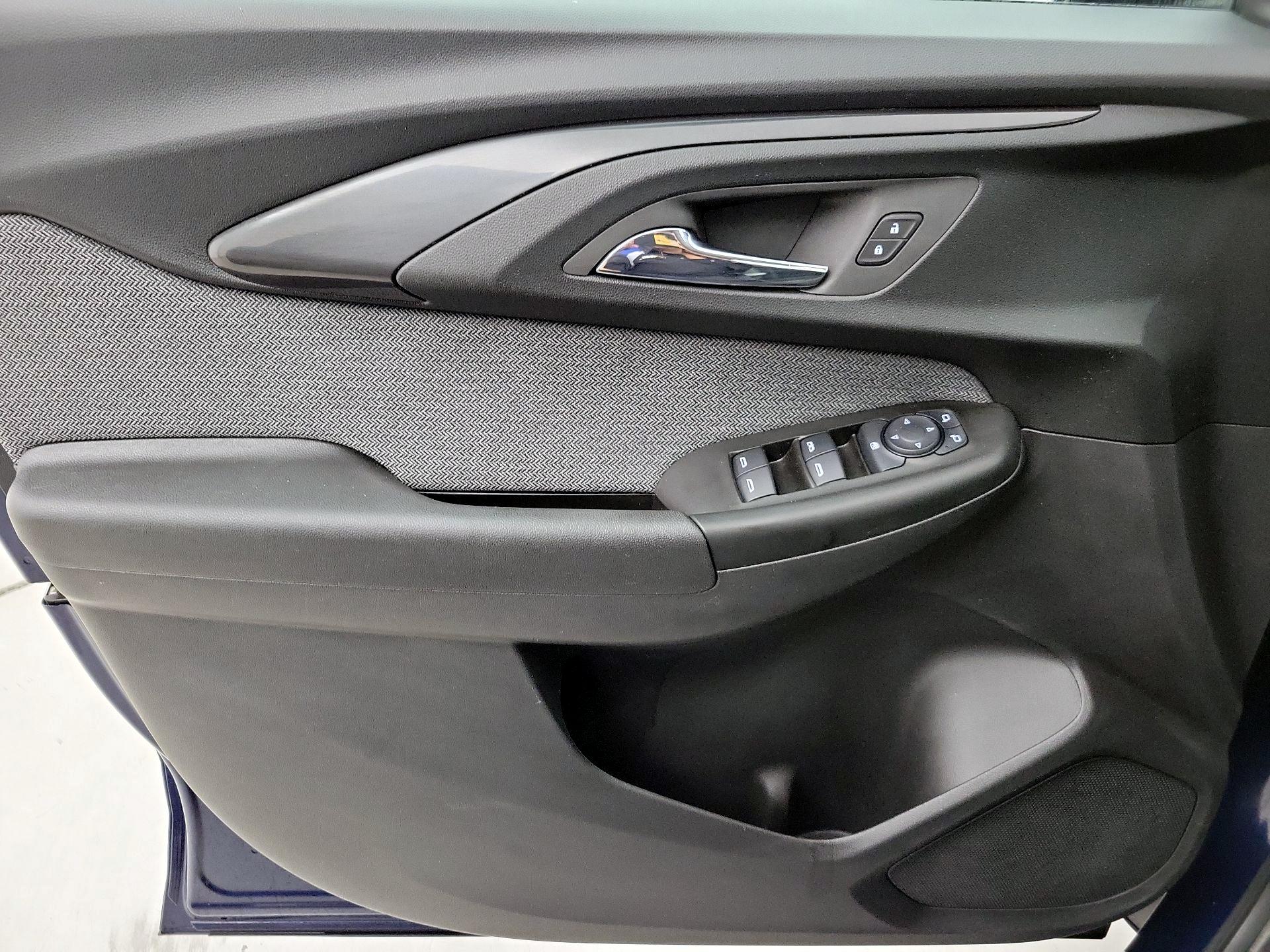 Thumbnail: 2023 Chevrolet TrailBlazer - 12