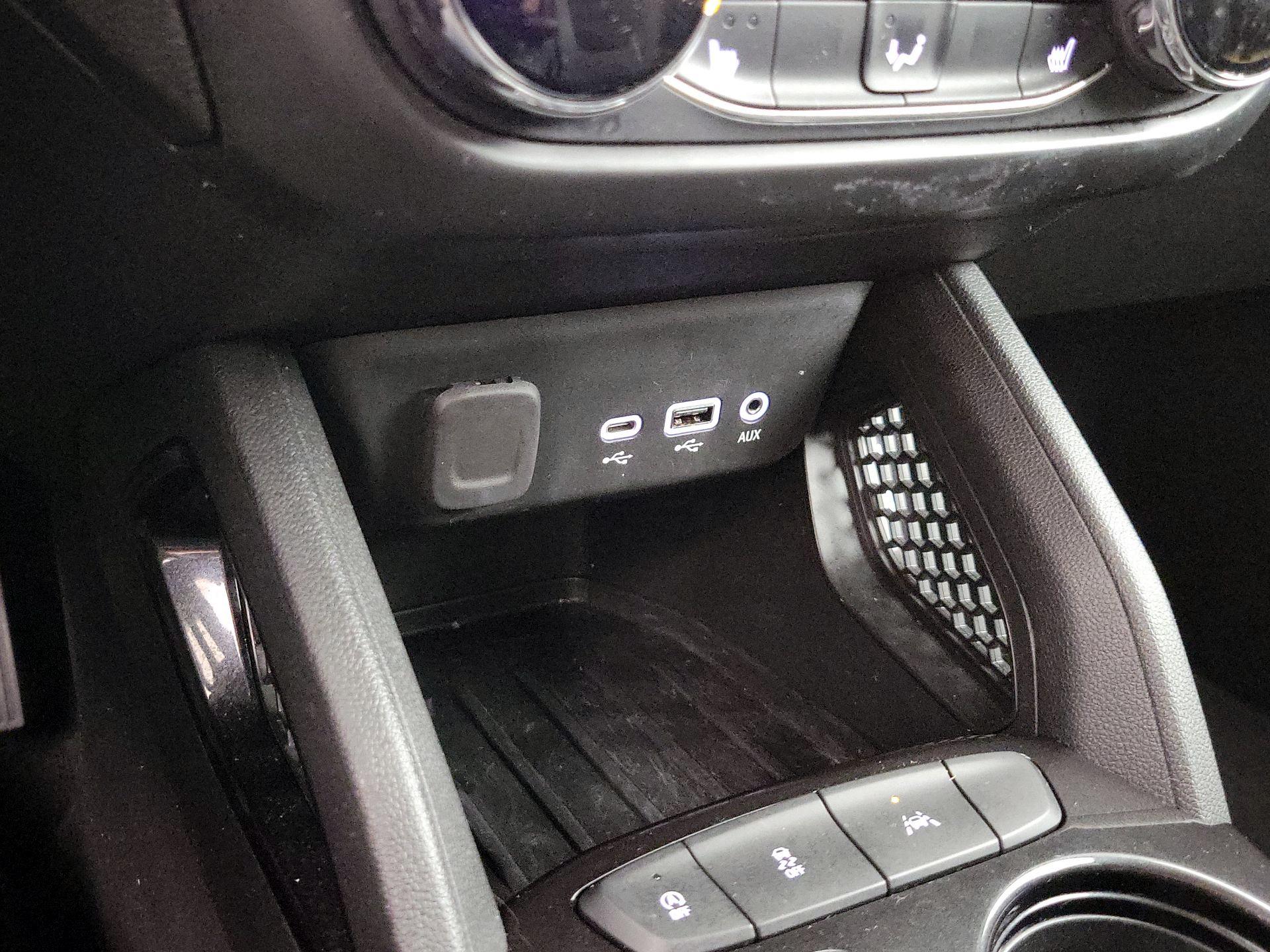 Thumbnail: 2023 Chevrolet TrailBlazer - 18