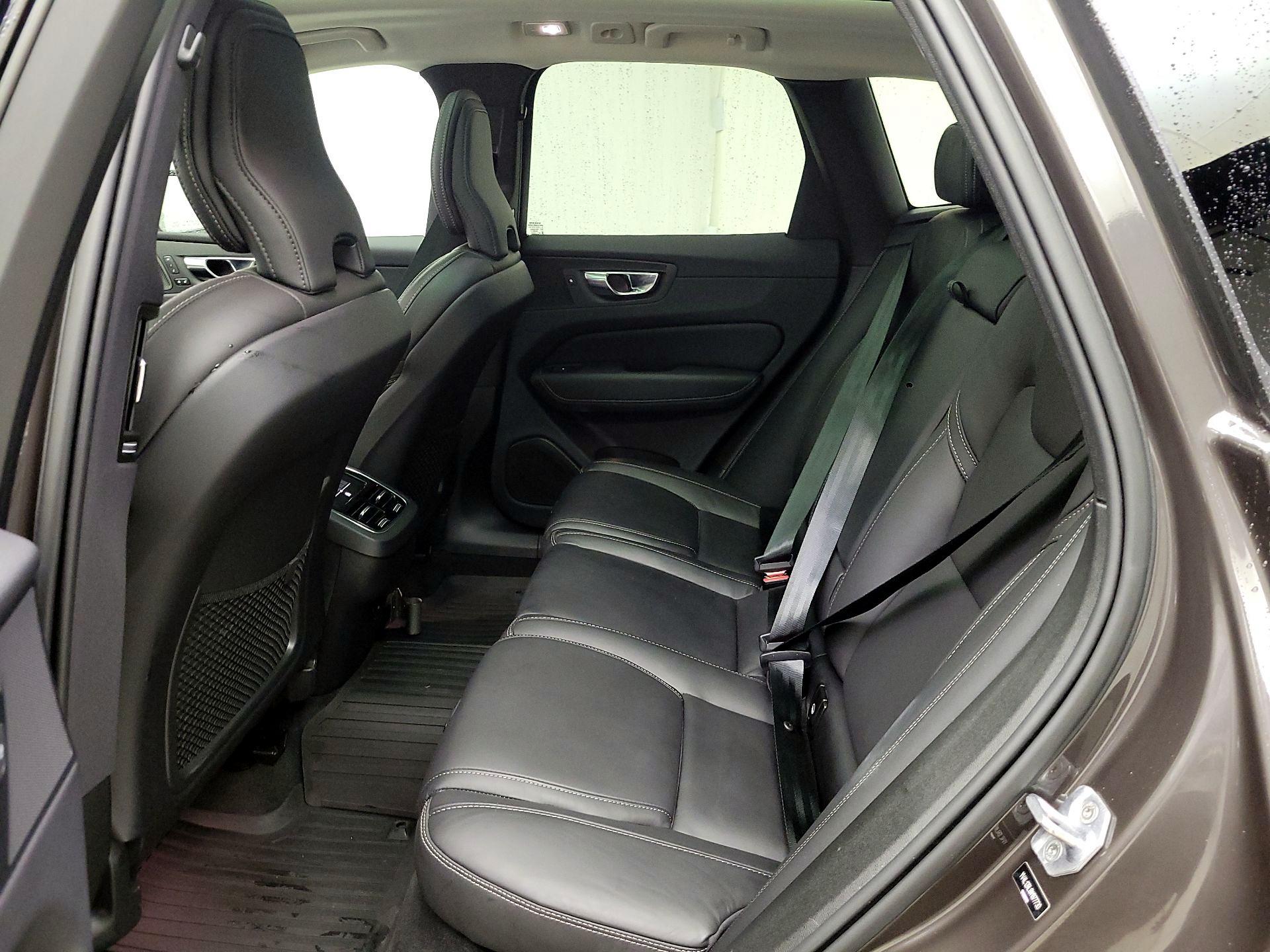 Thumbnail: 2022 Volvo XC60 - 20