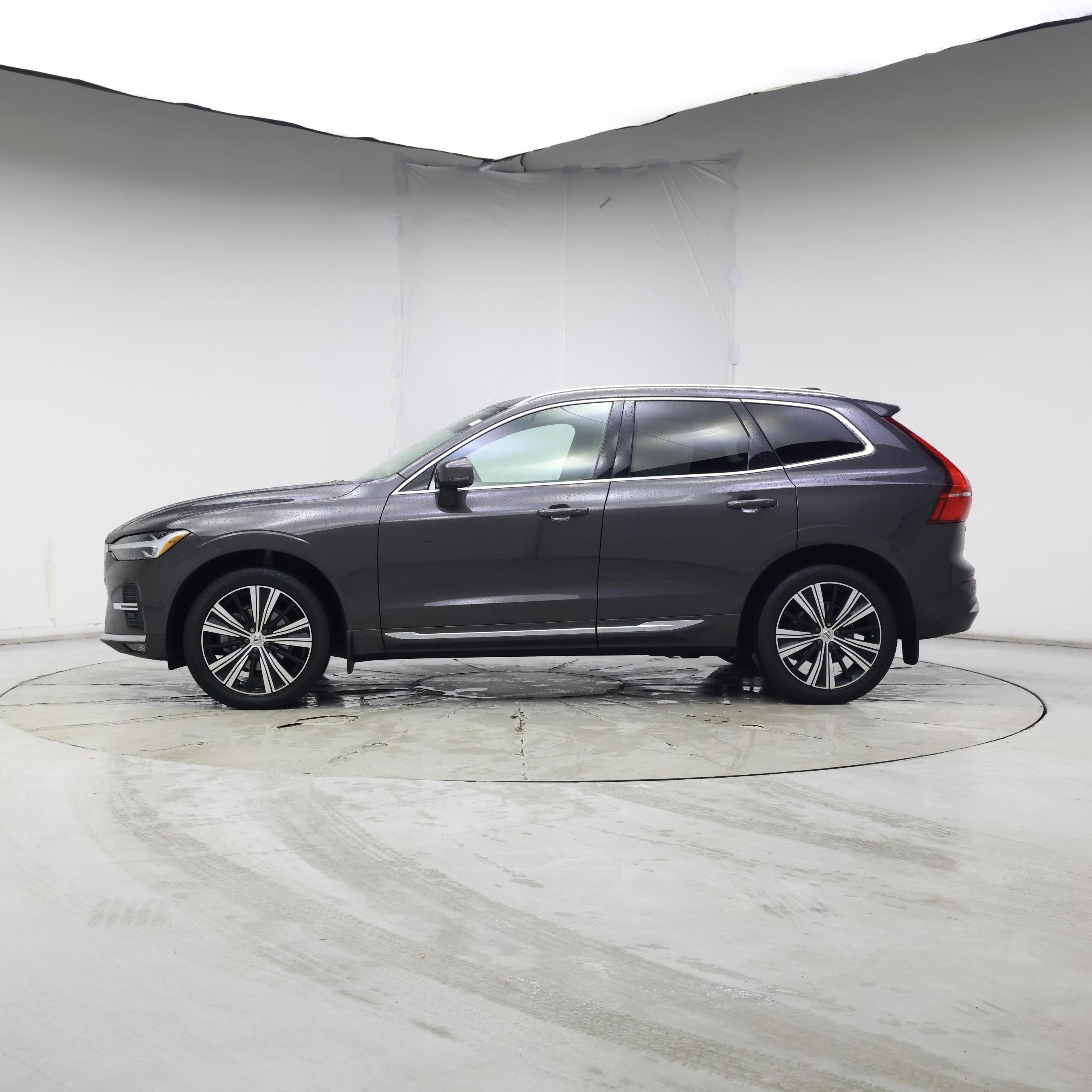Thumbnail: 2022 Volvo XC60 - 3