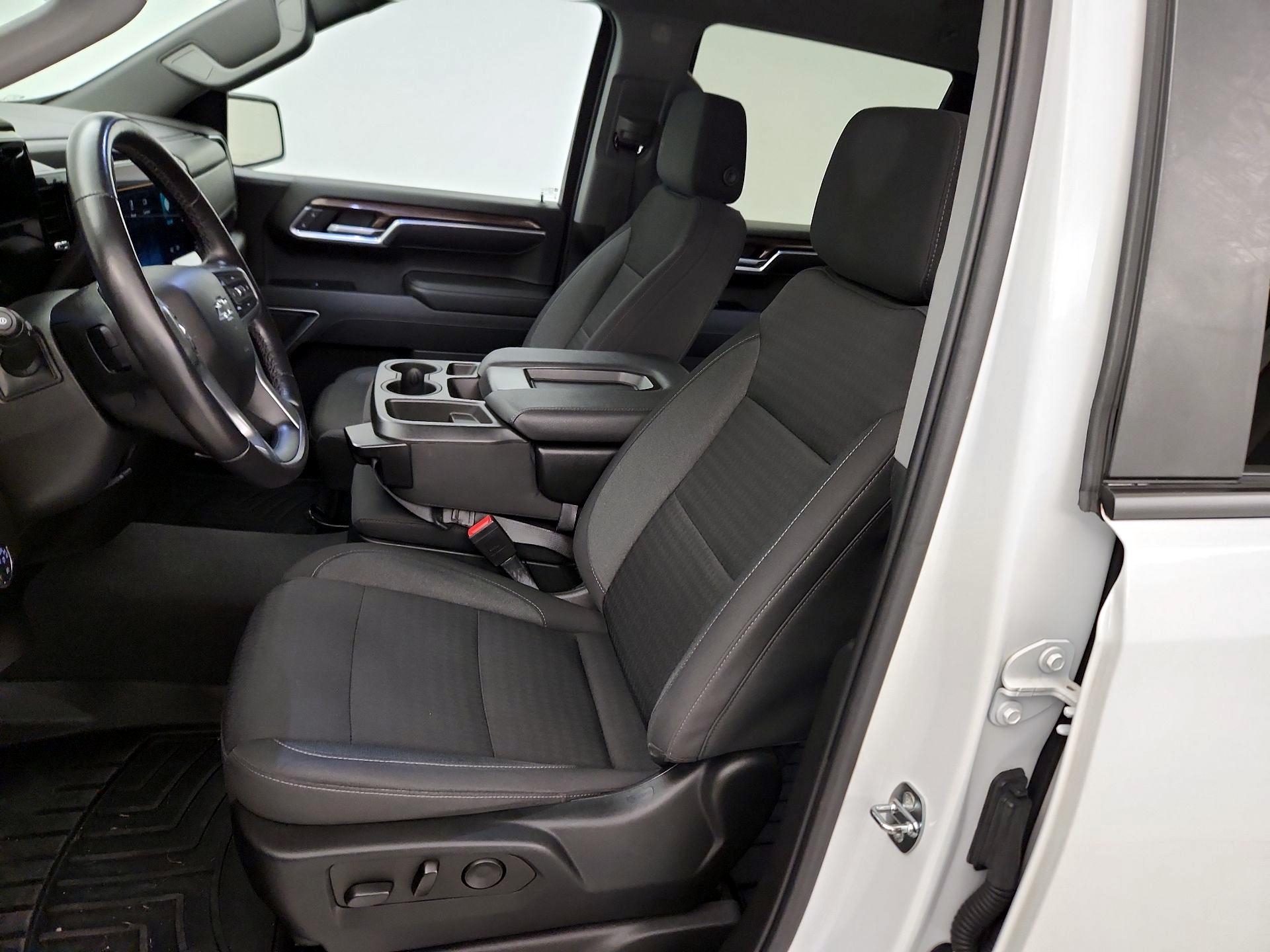 Thumbnail: 2022 Chevrolet Silverado 1500 - 11