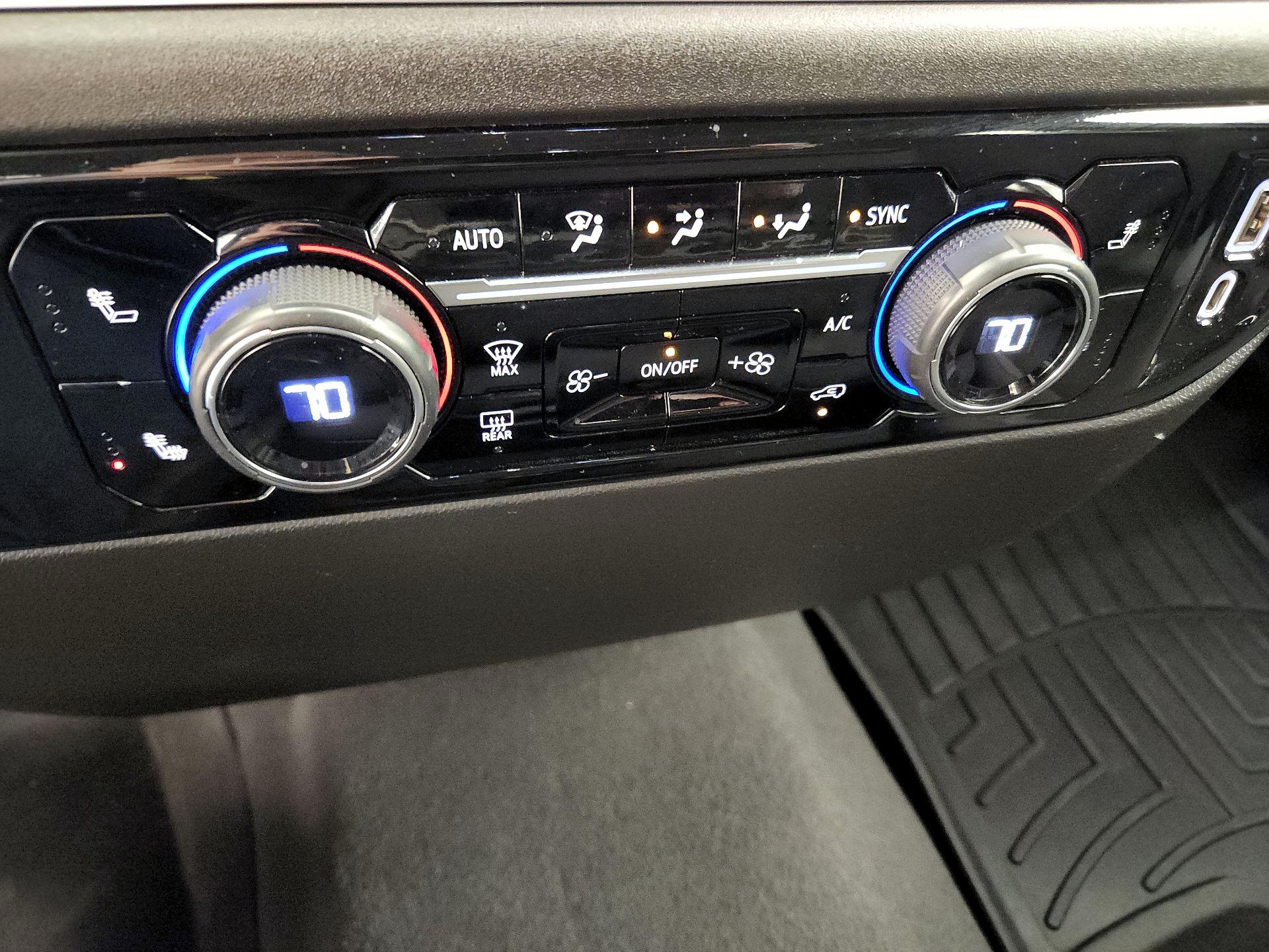 Thumbnail: 2022 Chevrolet Silverado 1500 - 17