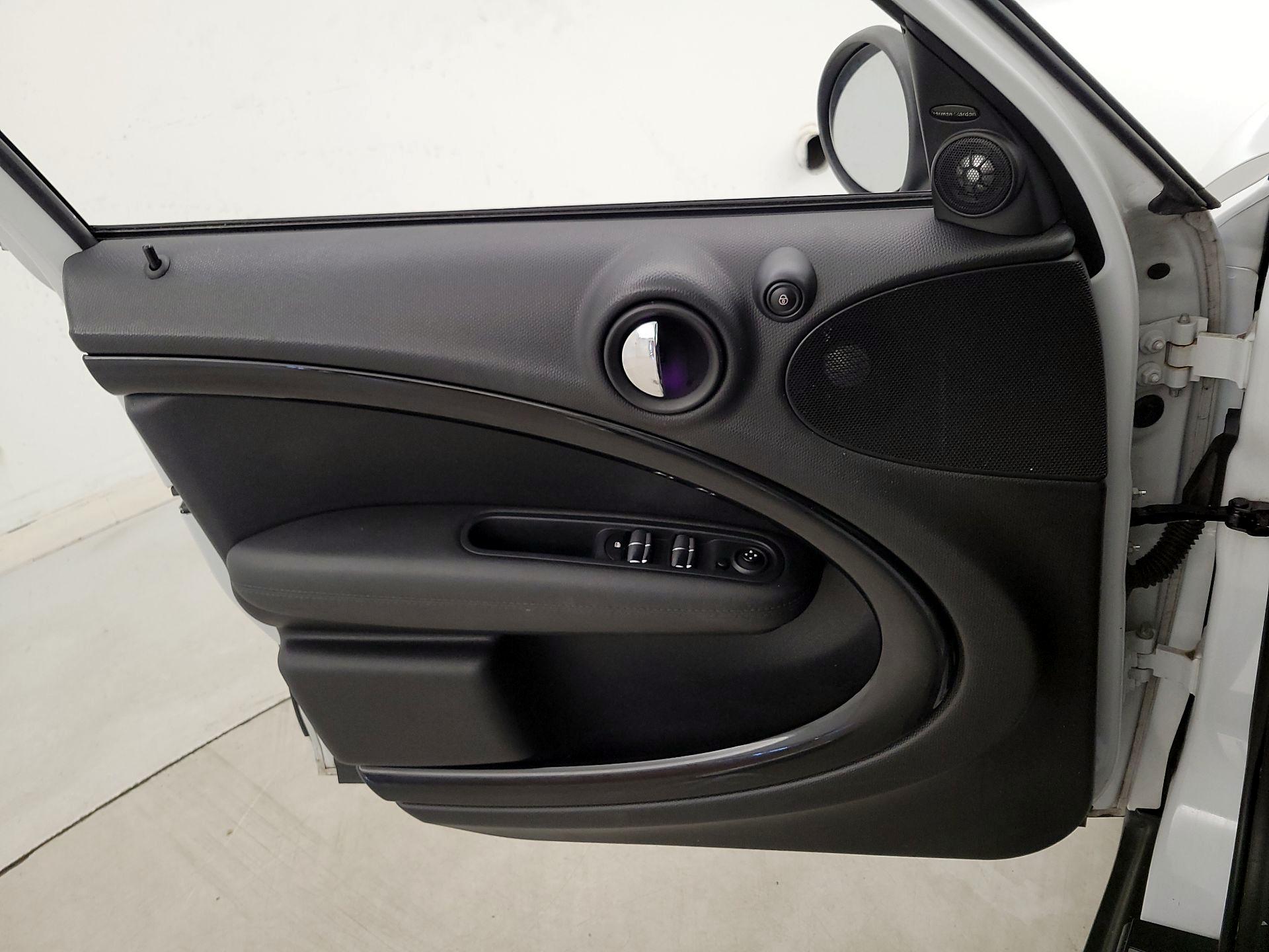 Thumbnail: 2015 MINI Cooper Countryman - 12