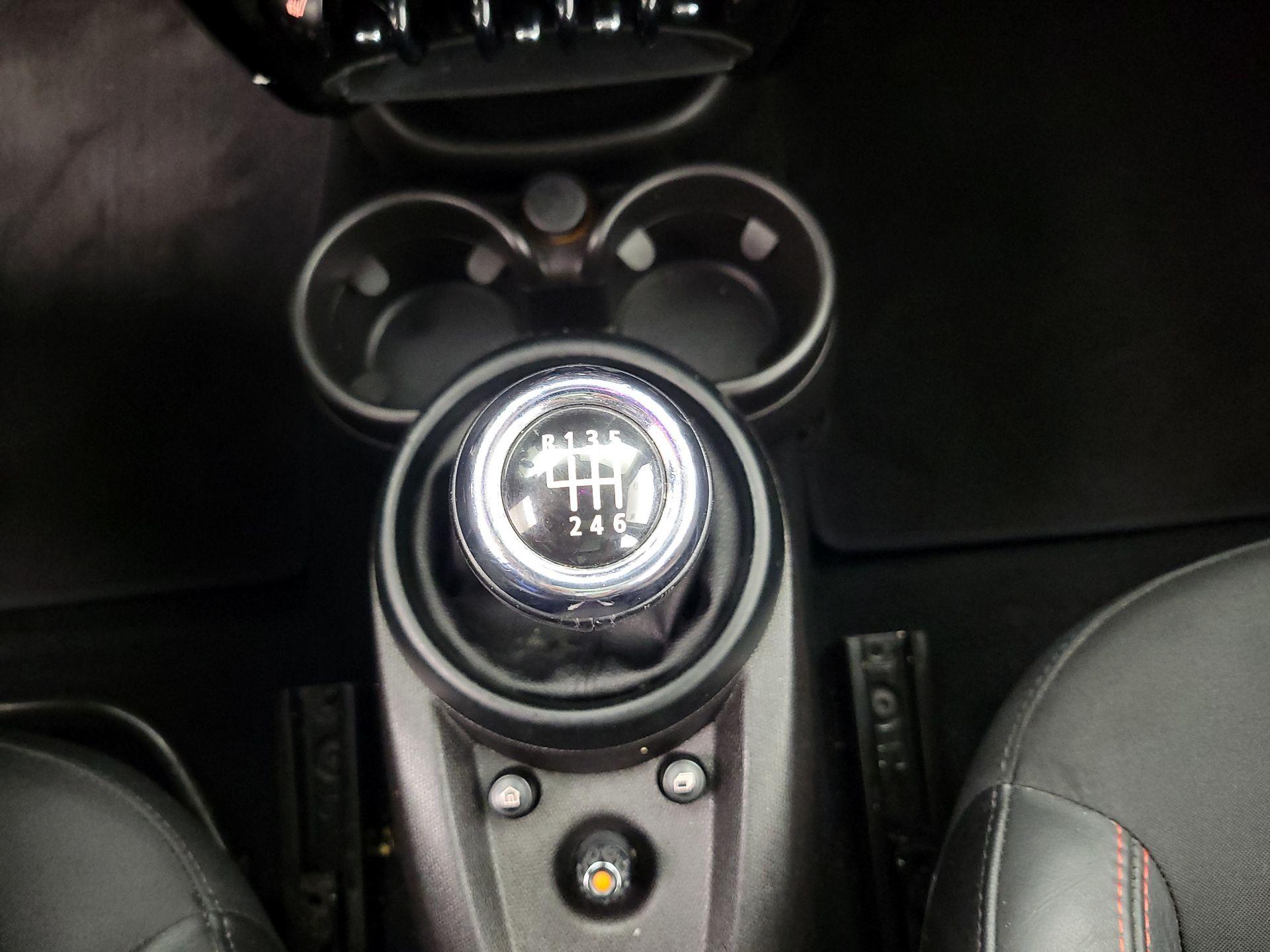 Thumbnail: 2015 MINI Cooper Countryman - 16