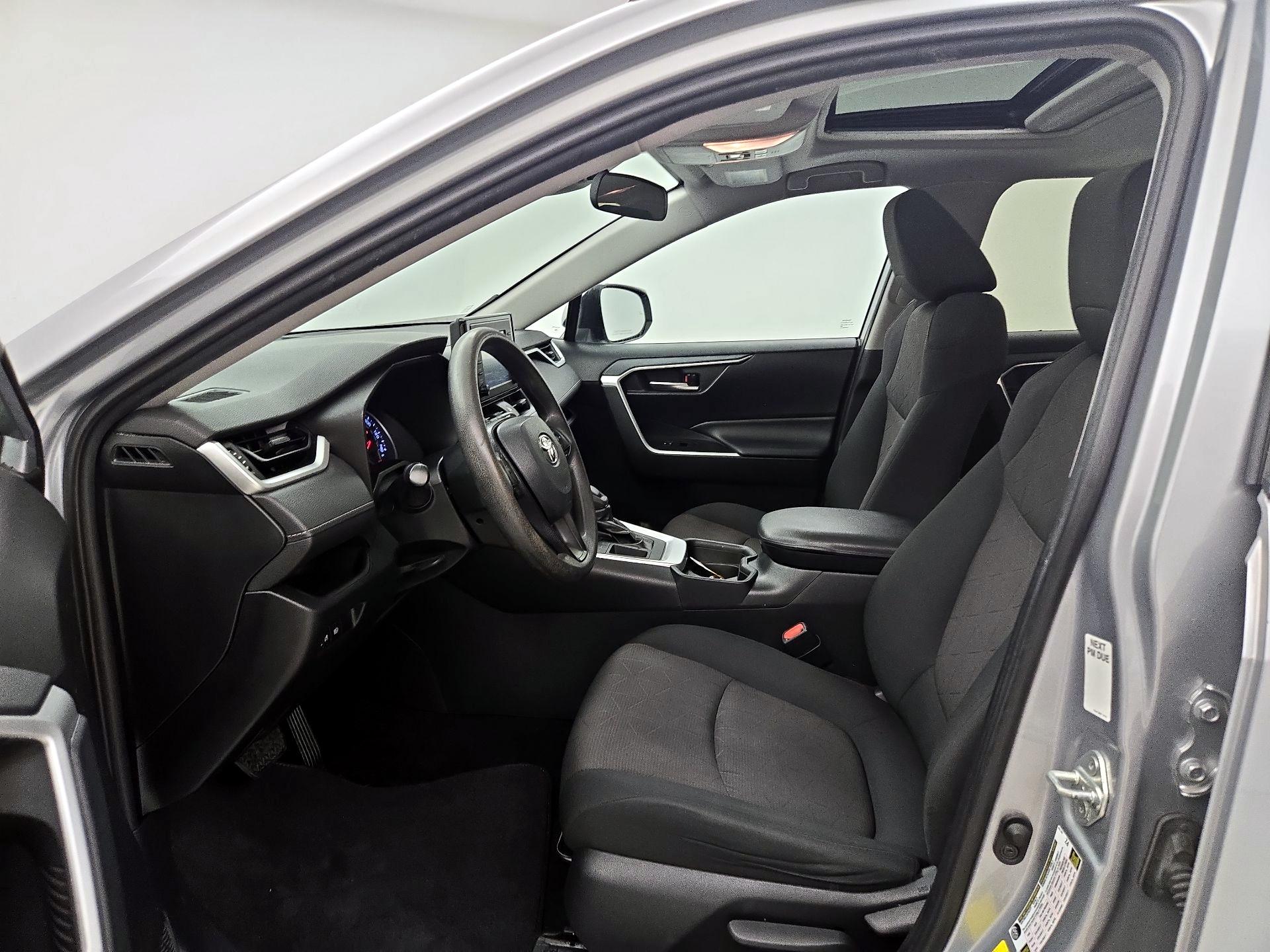 Thumbnail: 2019 Toyota RAV4 - 11