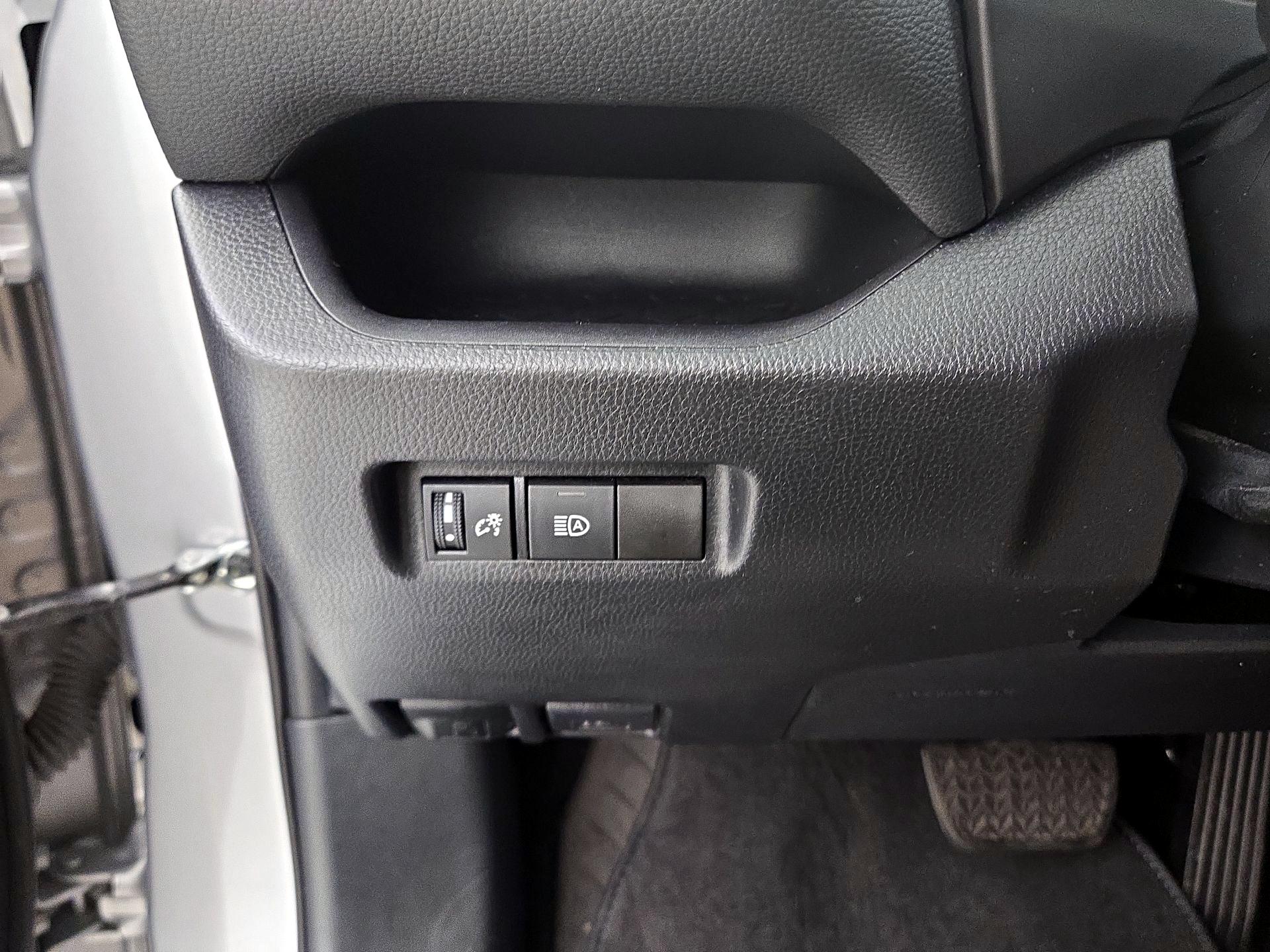 Thumbnail: 2019 Toyota RAV4 - 13