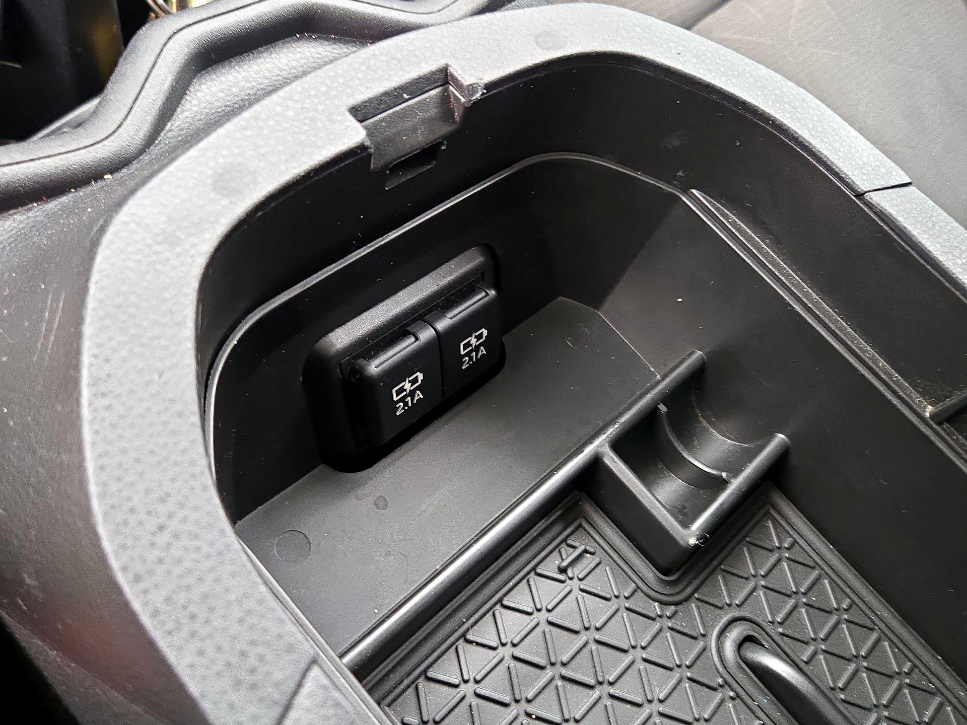 Thumbnail: 2019 Toyota RAV4 - 18