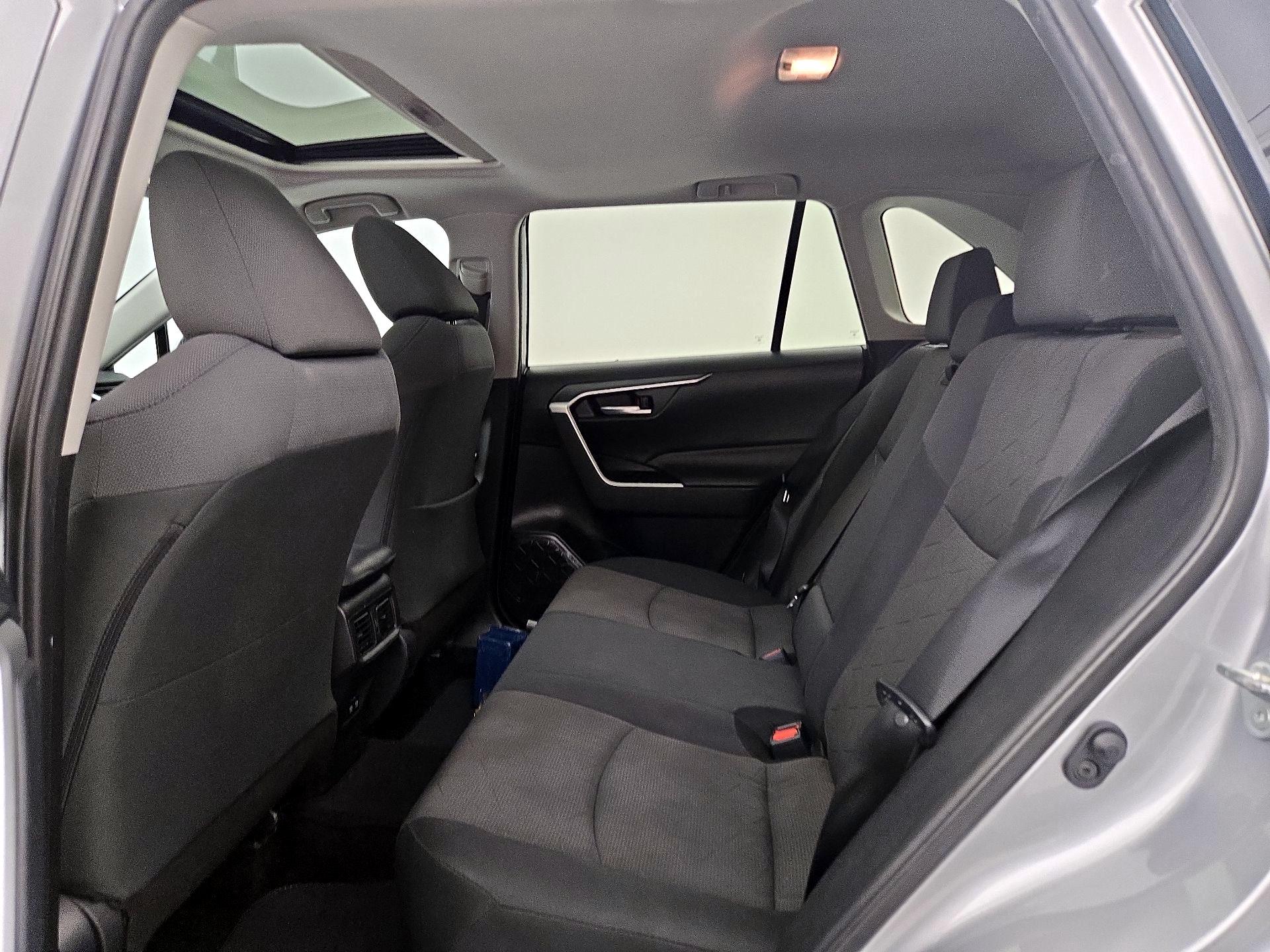 Thumbnail: 2019 Toyota RAV4 - 20