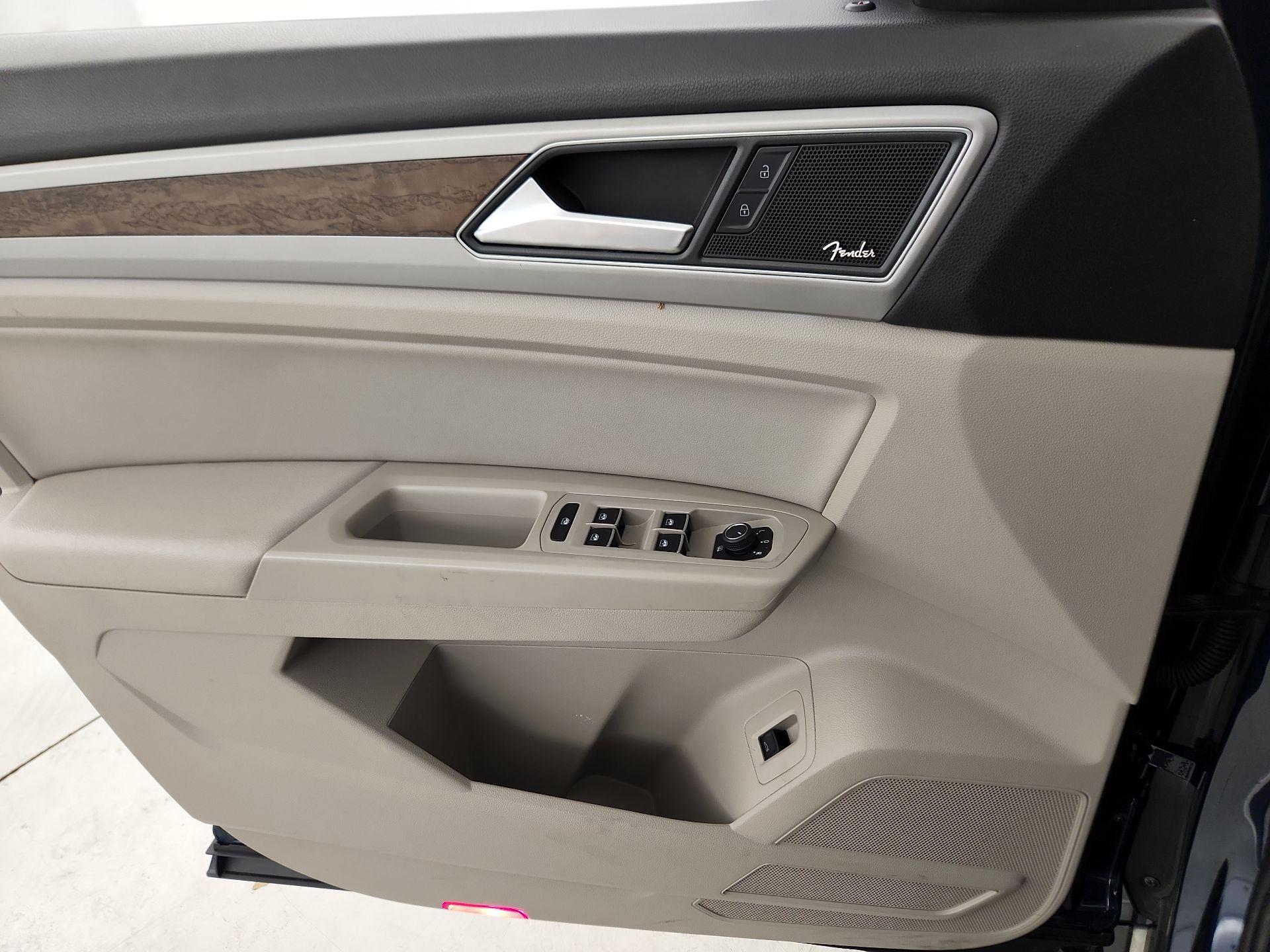 Thumbnail: 2018 Volkswagen Atlas - 12