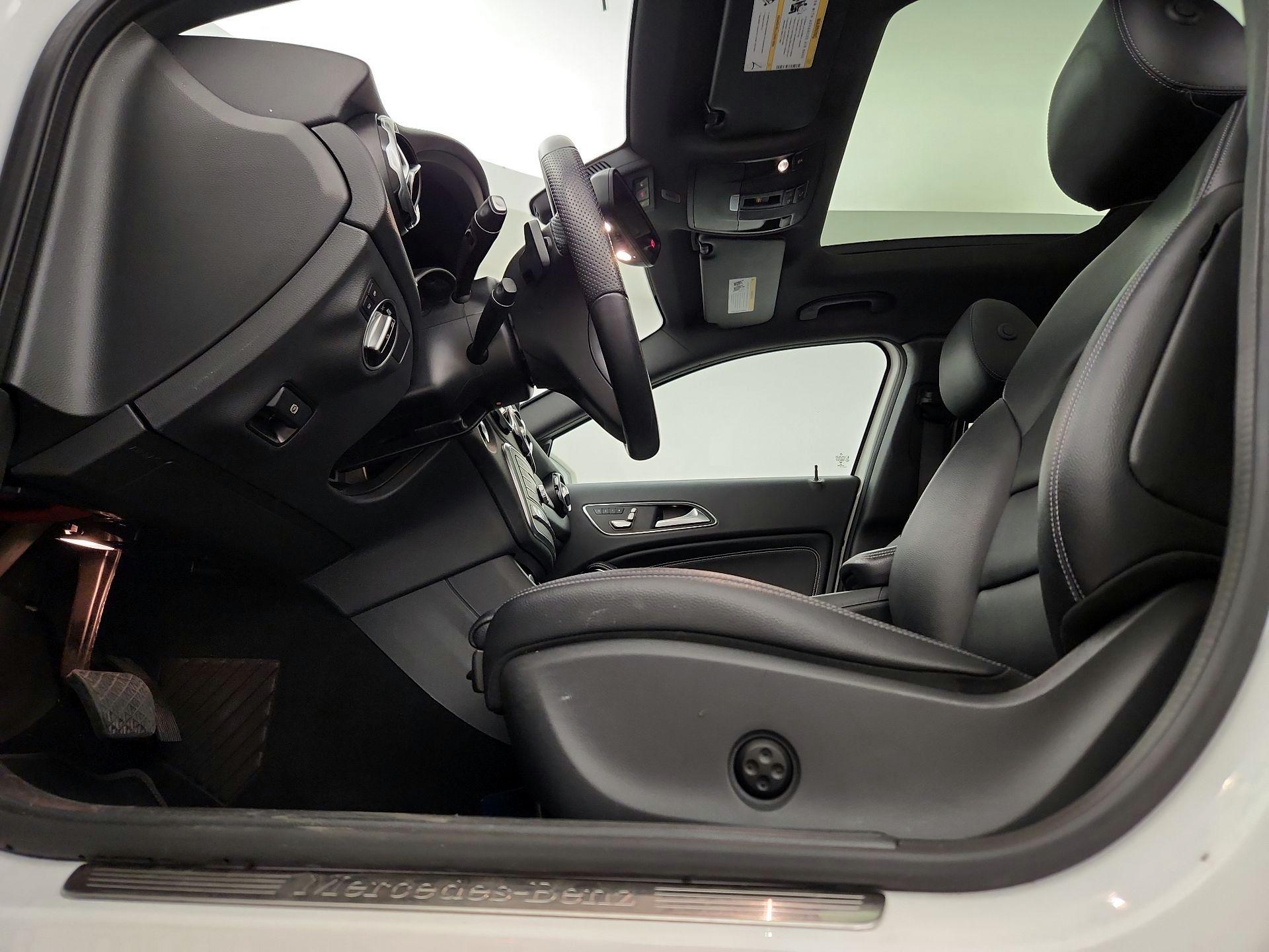 Thumbnail: 2019 Mercedes-Benz GLA - 19